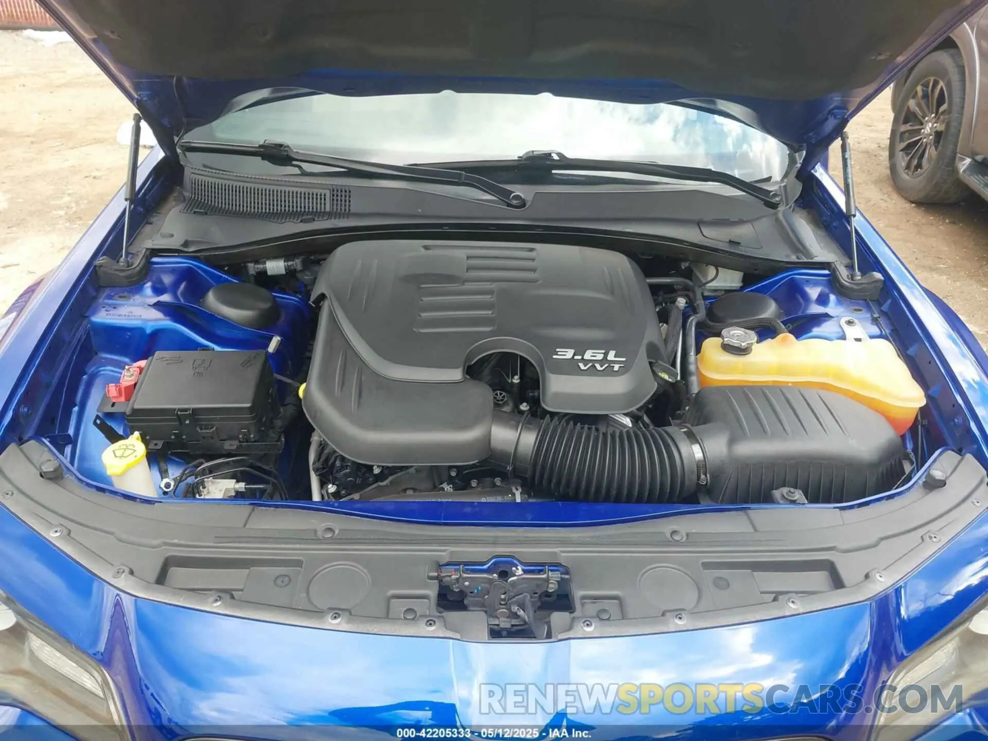 10 Photograph of a damaged car 2C3CCABG2KH697632 CHRYSLER 300 2019