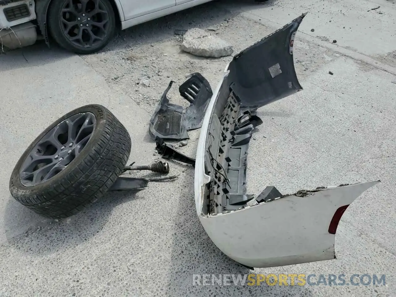 14 Photograph of a damaged car 2C3CCABG3KH566175 CHRYSLER 300 2019