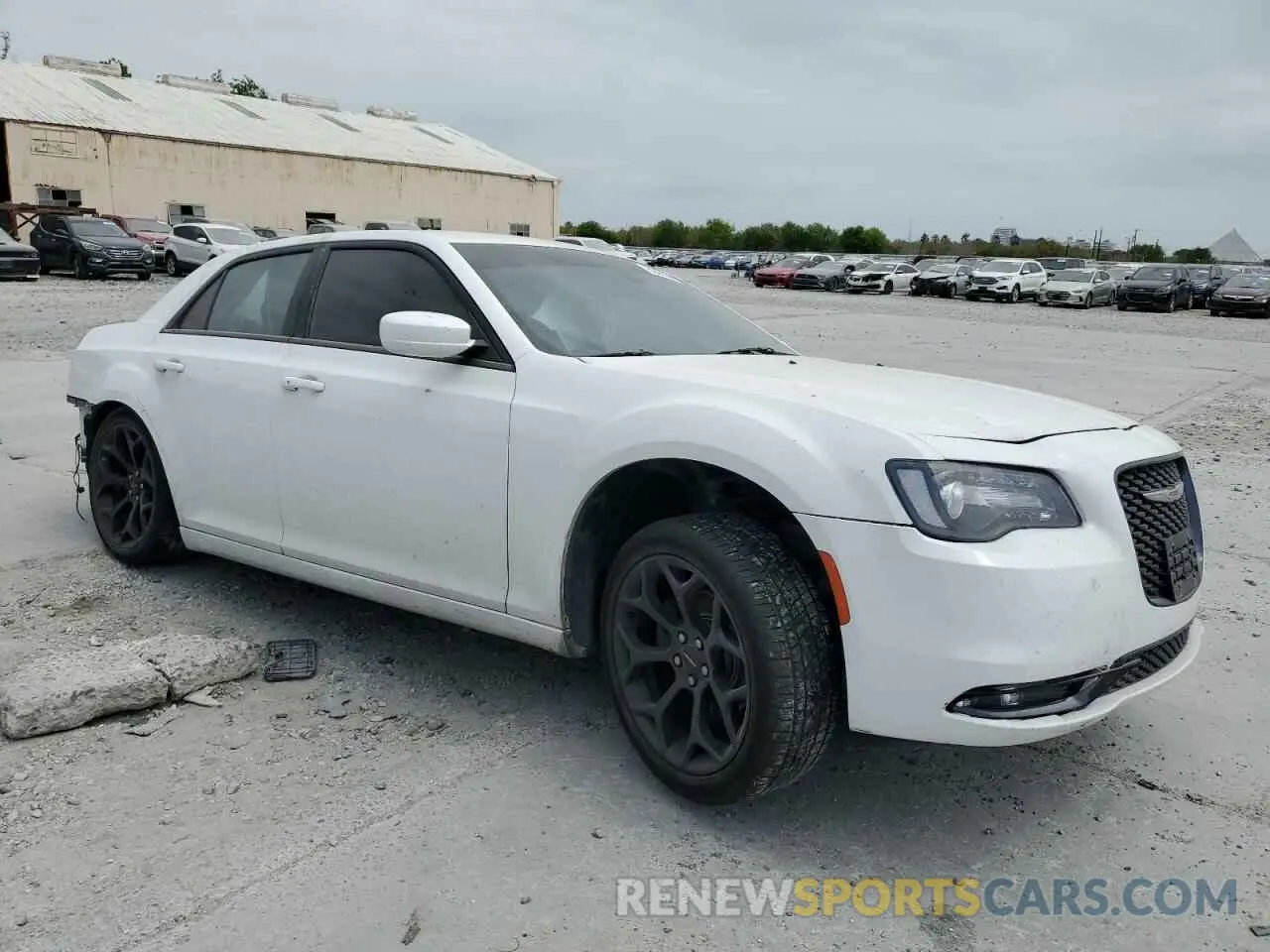 4 Photograph of a damaged car 2C3CCABG3KH566175 CHRYSLER 300 2019