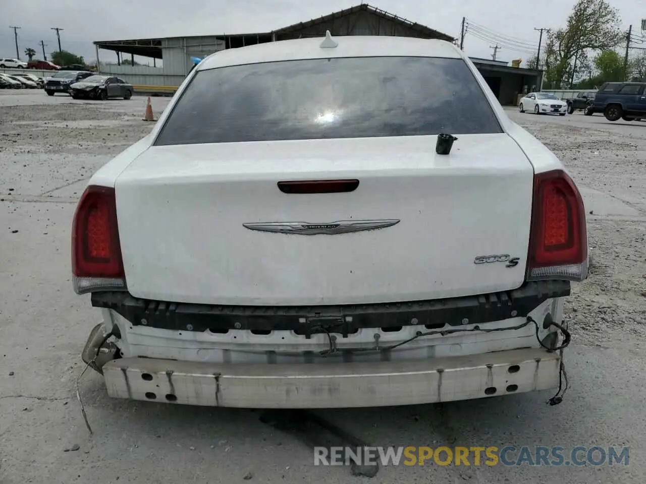 6 Photograph of a damaged car 2C3CCABG3KH566175 CHRYSLER 300 2019