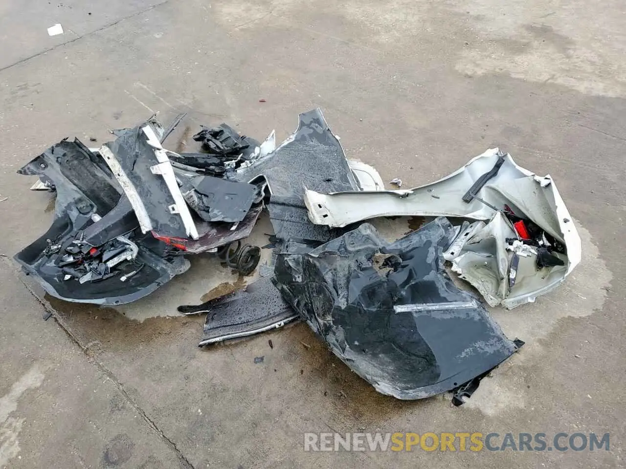 12 Photograph of a damaged car 2C3CCABG3KH628657 CHRYSLER 300 2019