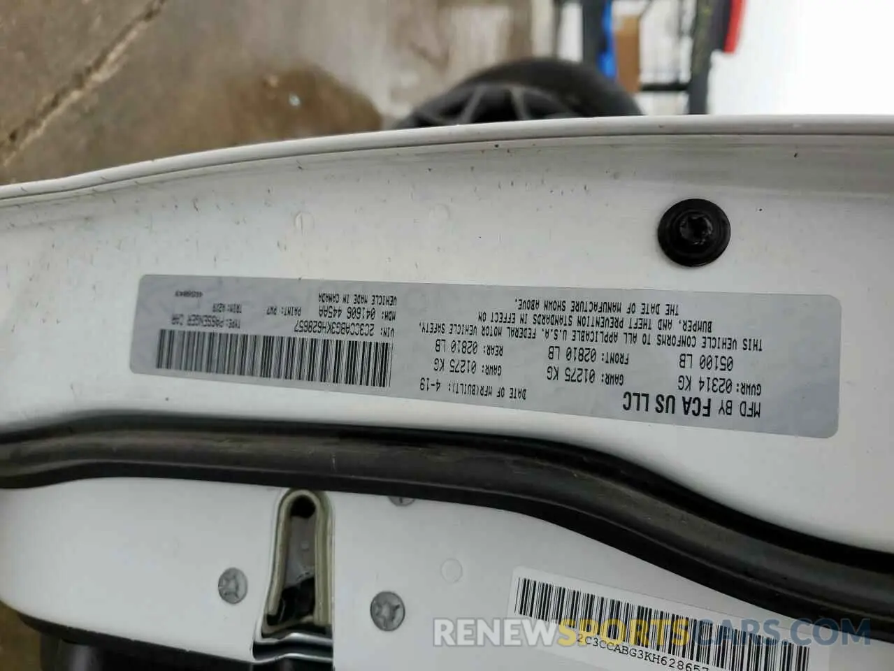 13 Photograph of a damaged car 2C3CCABG3KH628657 CHRYSLER 300 2019