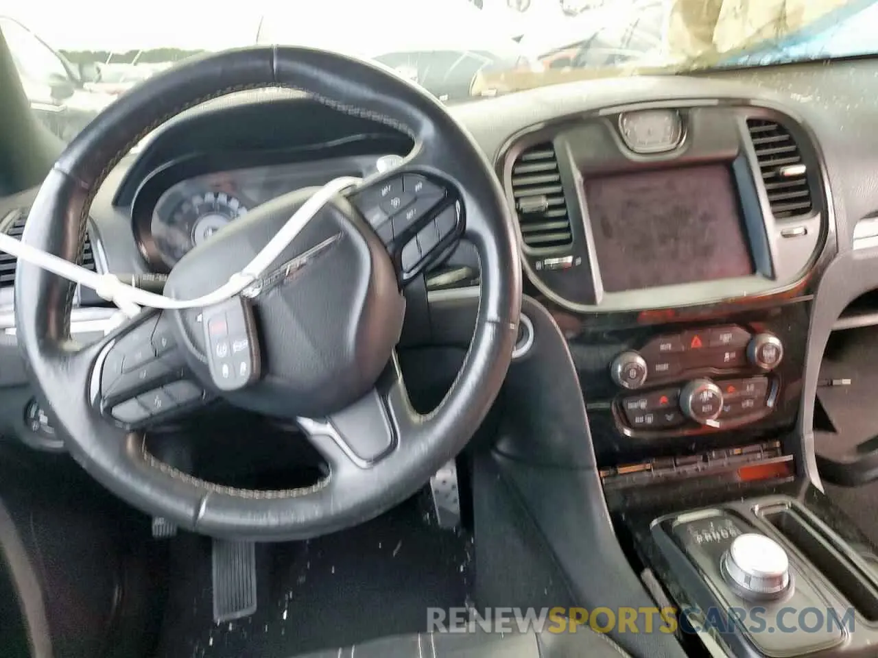8 Photograph of a damaged car 2C3CCABG3KH628657 CHRYSLER 300 2019