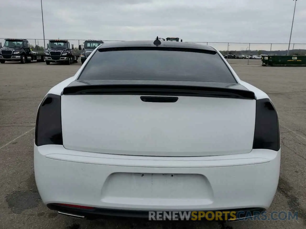 6 Photograph of a damaged car 2C3CCABG4KH618056 CHRYSLER 300 2019