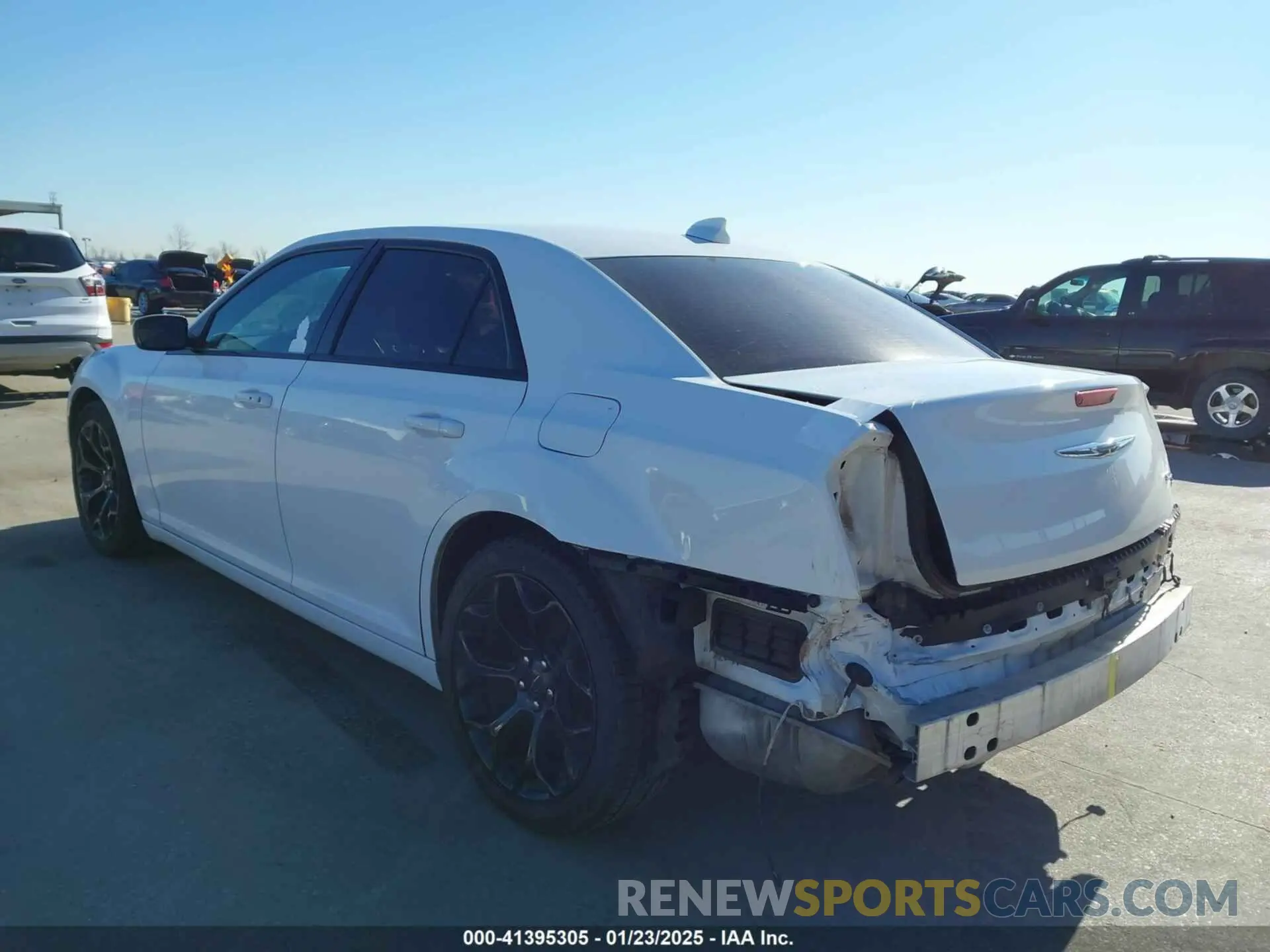 3 Photograph of a damaged car 2C3CCABG4KH619689 CHRYSLER 300 2019