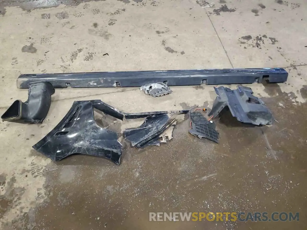 12 Photograph of a damaged car 2C3CCABG4KH640476 CHRYSLER 300 2019