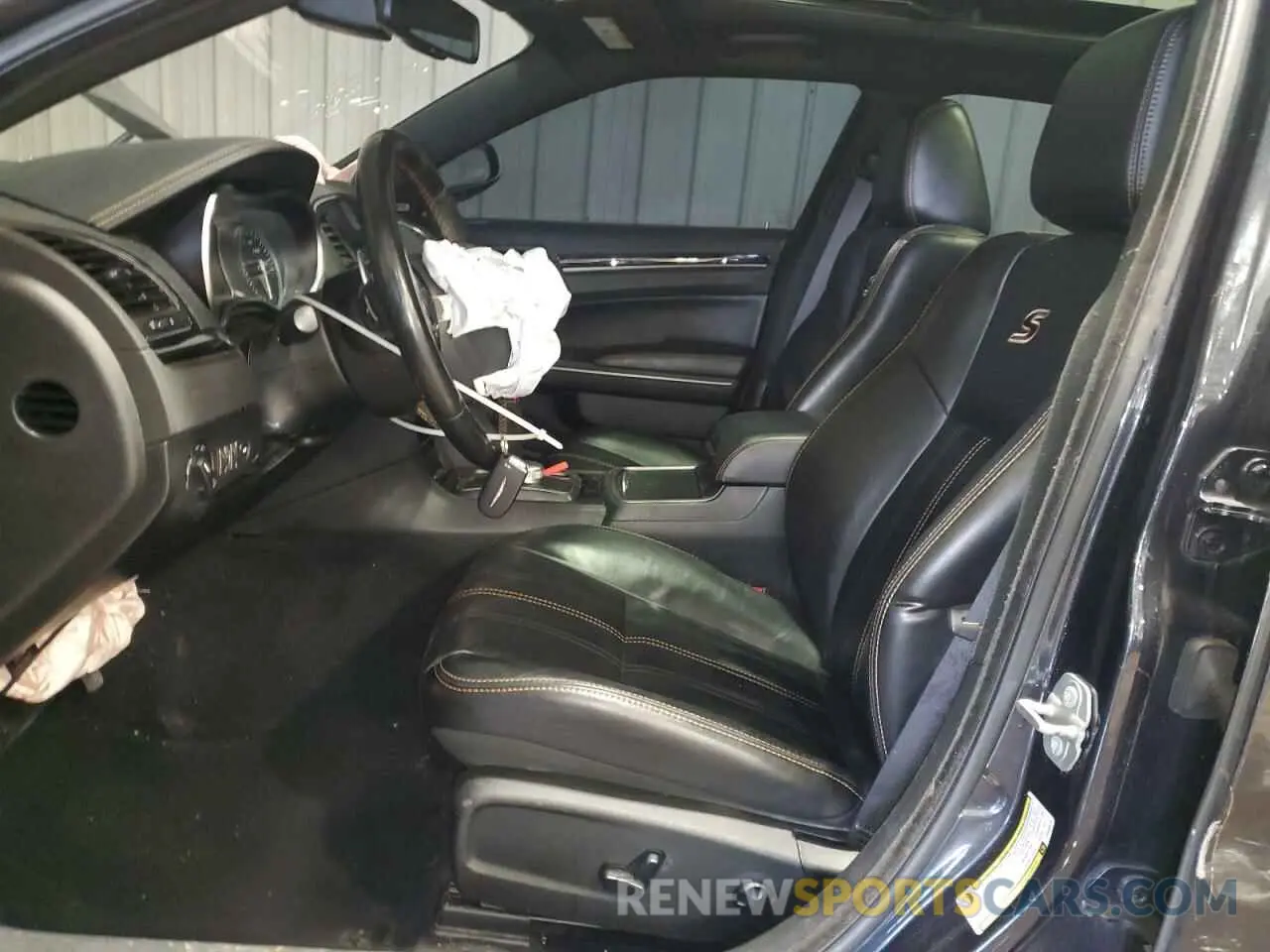 7 Photograph of a damaged car 2C3CCABG4KH640476 CHRYSLER 300 2019