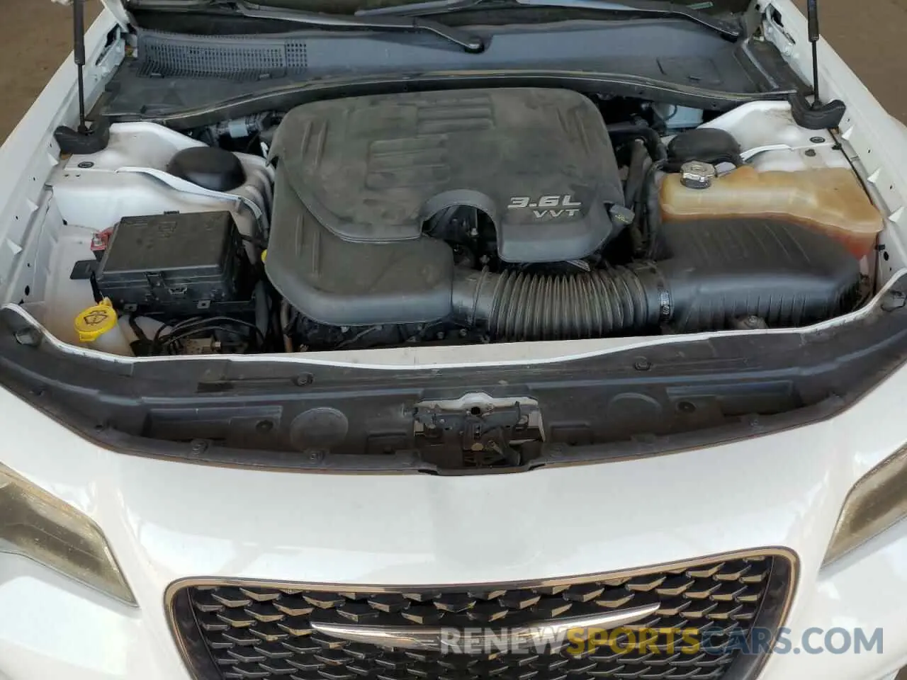 11 Photograph of a damaged car 2C3CCABG5KH539396 CHRYSLER 300 2019