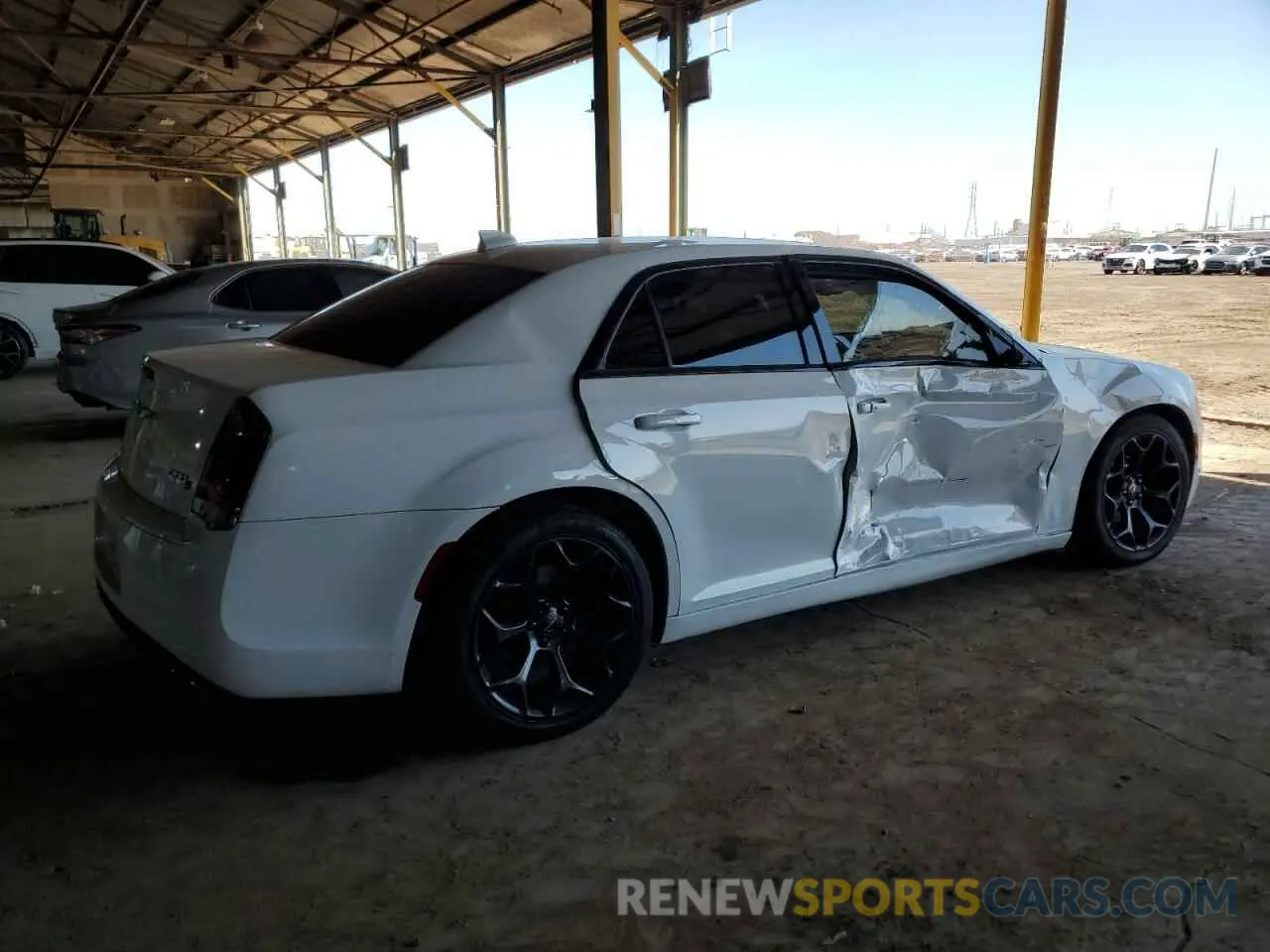3 Photograph of a damaged car 2C3CCABG5KH539396 CHRYSLER 300 2019