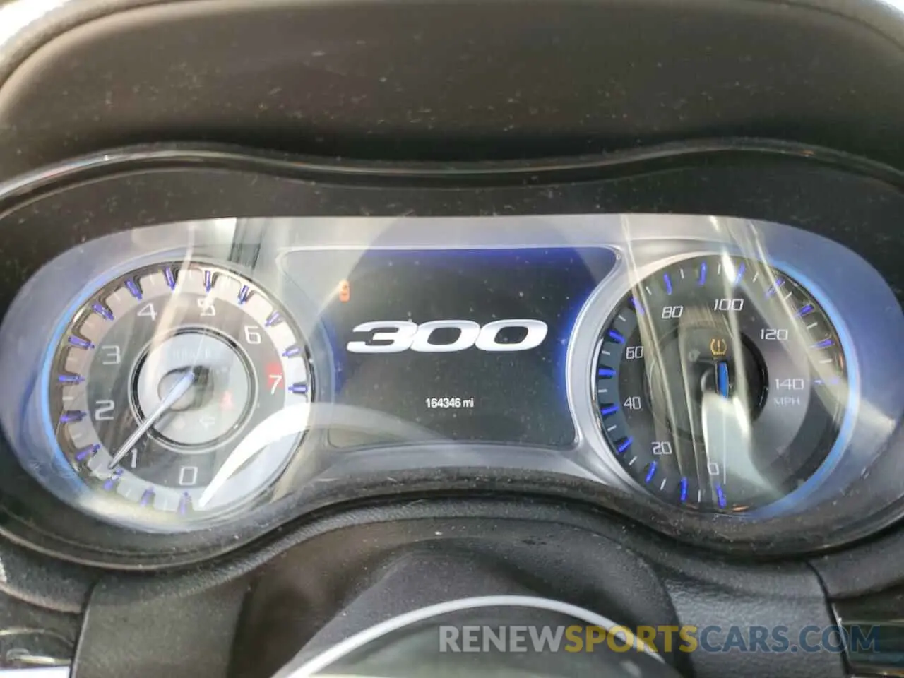 9 Photograph of a damaged car 2C3CCABG5KH539446 CHRYSLER 300 2019