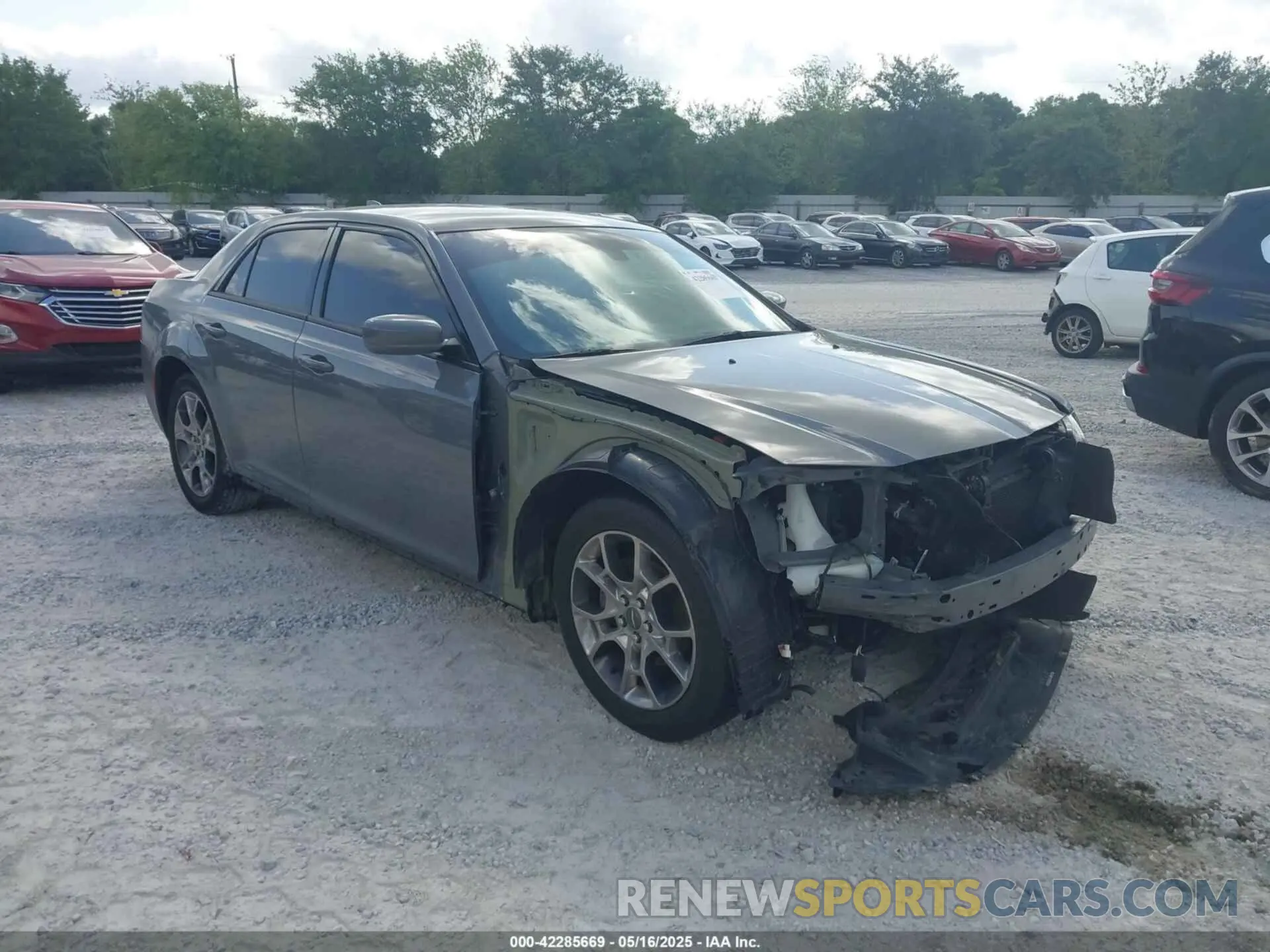 1 Photograph of a damaged car 2C3CCABG5KH573371 CHRYSLER 300 2019
