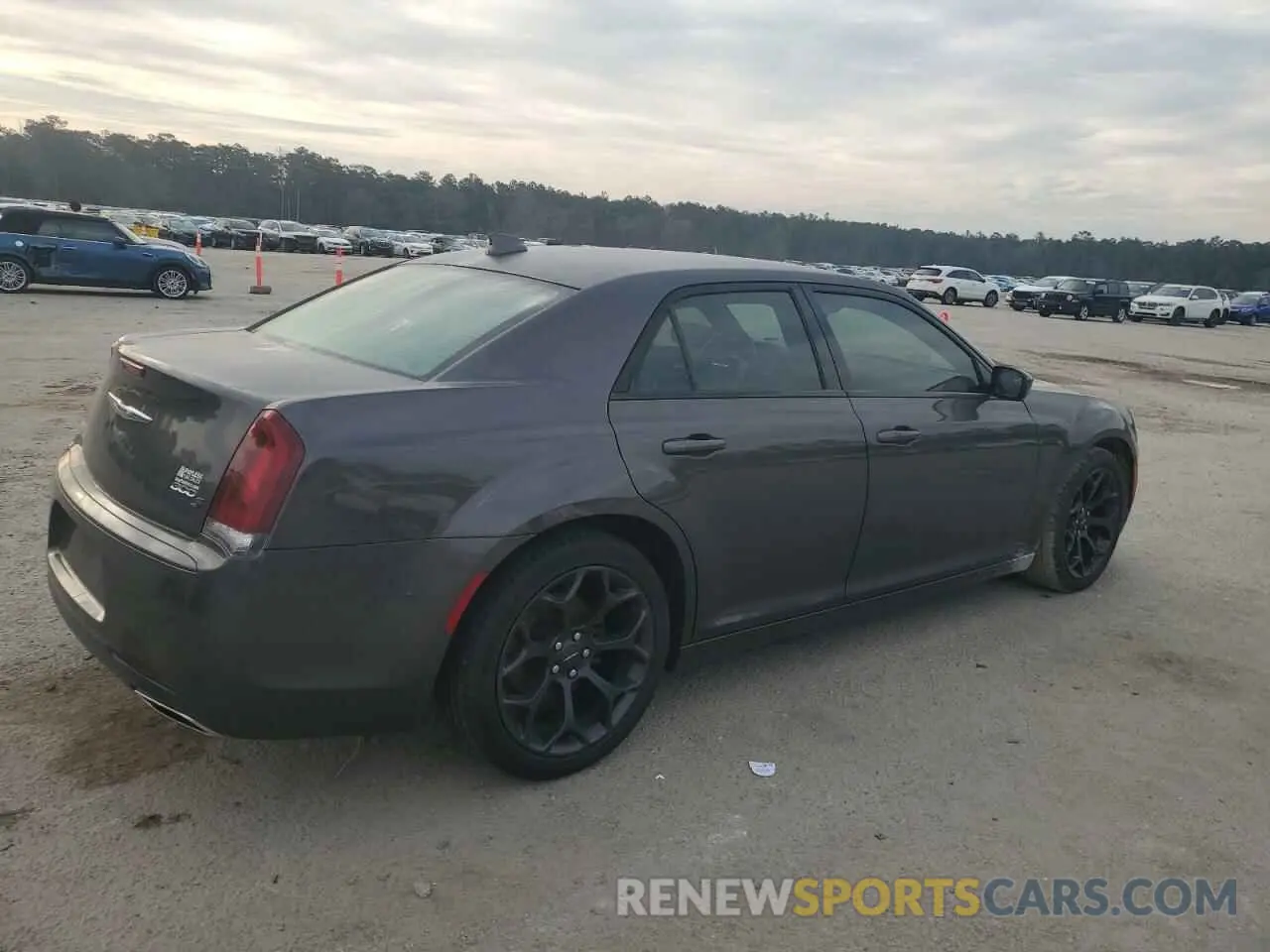 3 Photograph of a damaged car 2C3CCABG5KH585486 CHRYSLER 300 2019