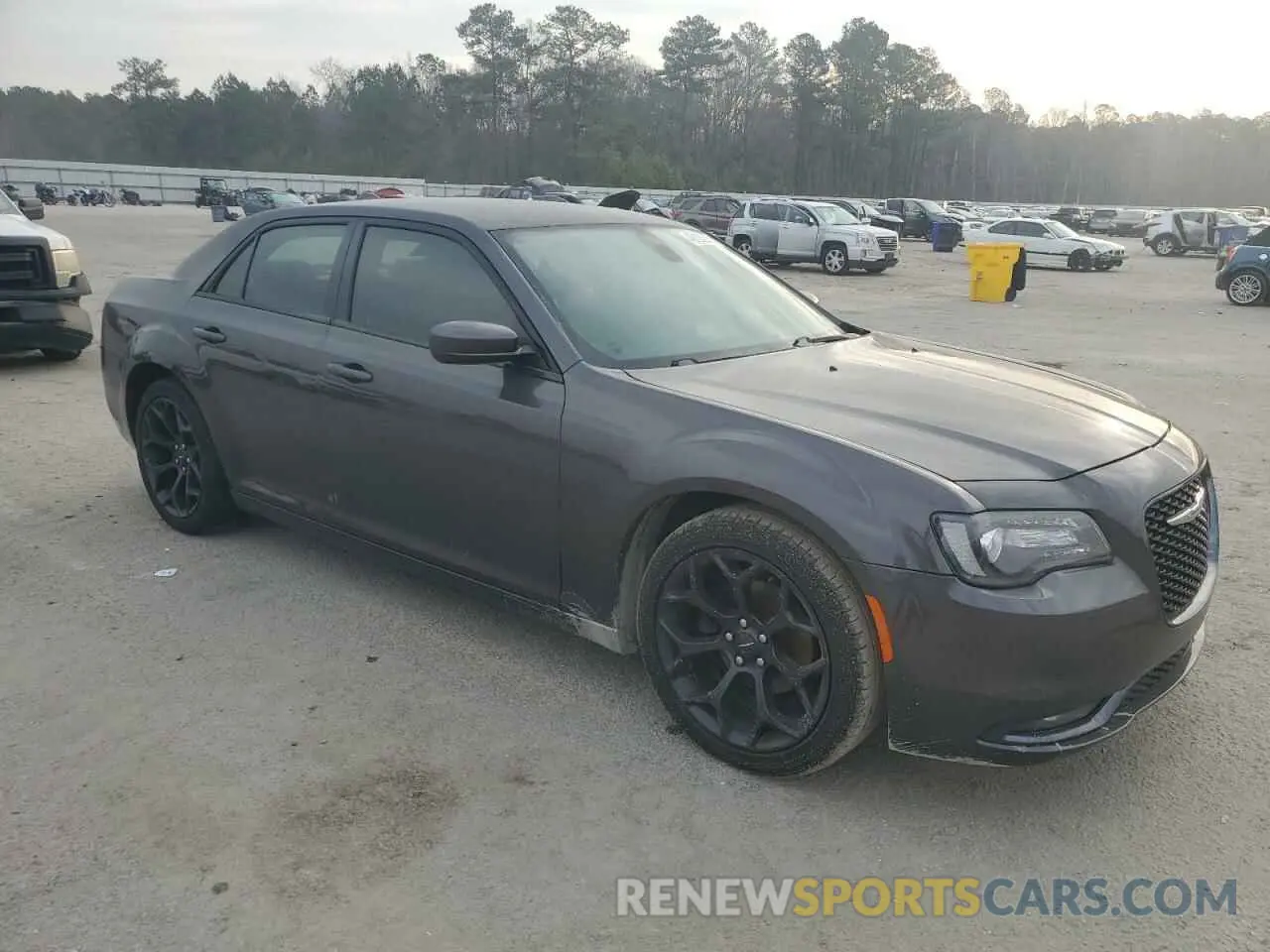 4 Photograph of a damaged car 2C3CCABG5KH585486 CHRYSLER 300 2019