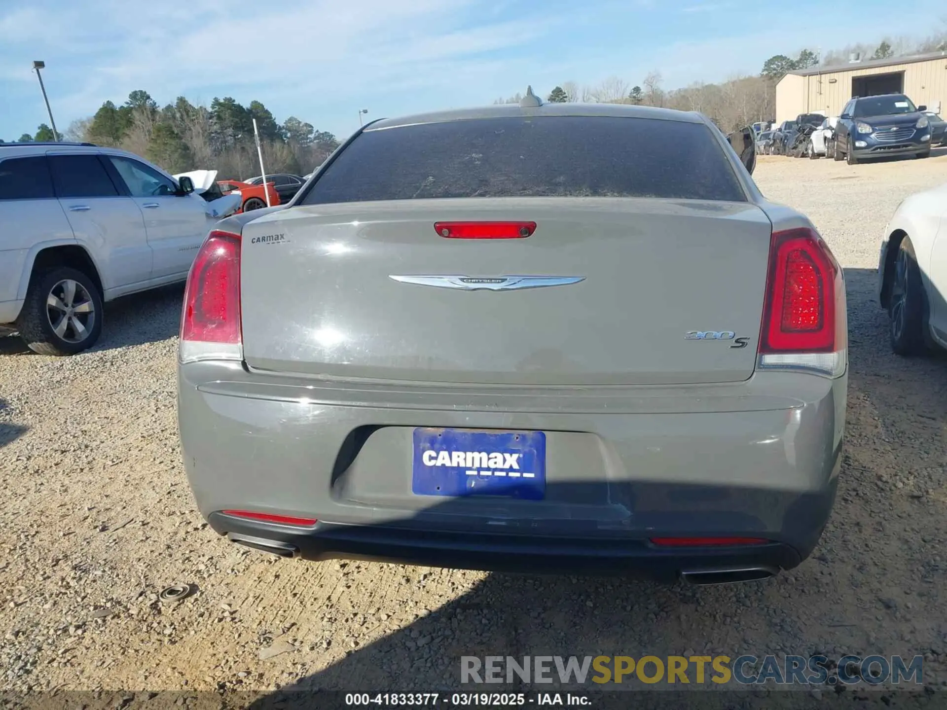 16 Photograph of a damaged car 2C3CCABG5KH708249 CHRYSLER 300 2019