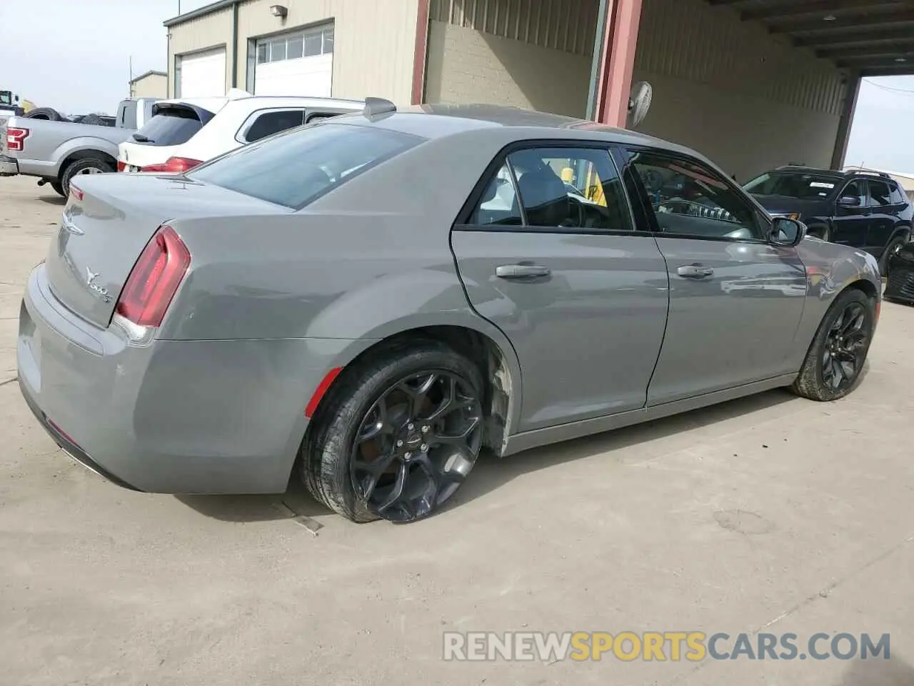 3 Photograph of a damaged car 2C3CCABG6KH516466 CHRYSLER 300 2019