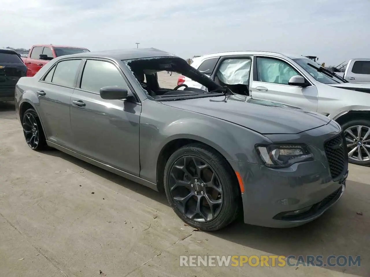 4 Photograph of a damaged car 2C3CCABG6KH516466 CHRYSLER 300 2019