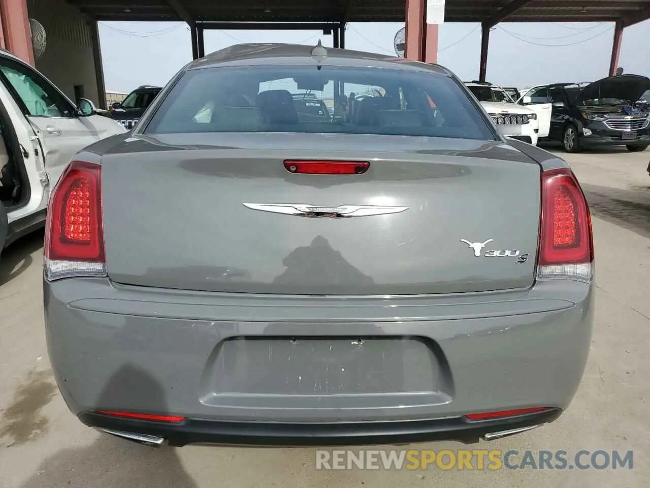6 Photograph of a damaged car 2C3CCABG6KH516466 CHRYSLER 300 2019