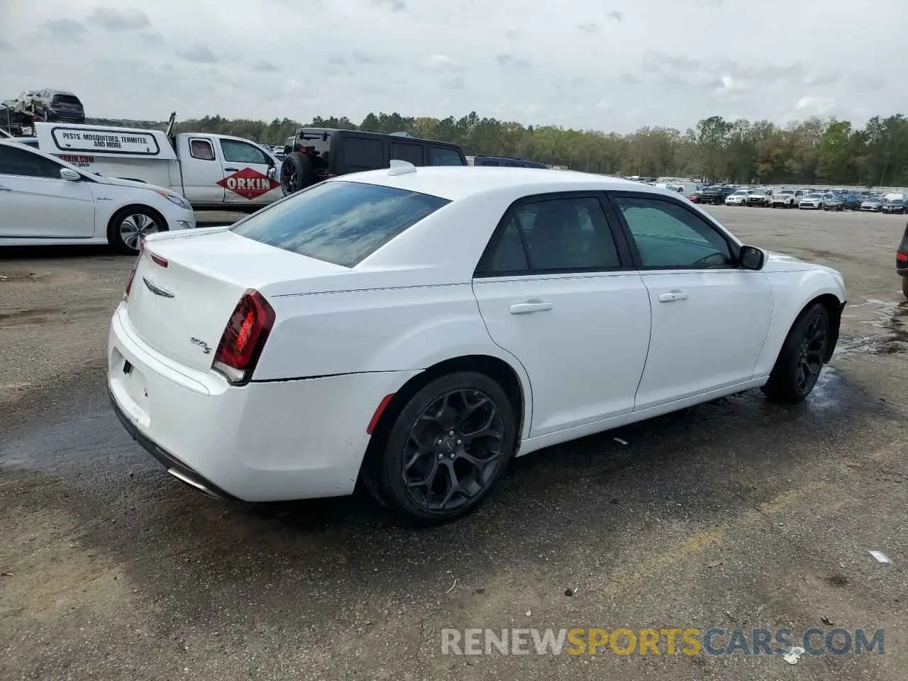 3 Photograph of a damaged car 2C3CCABG6KH601243 CHRYSLER 300 2019