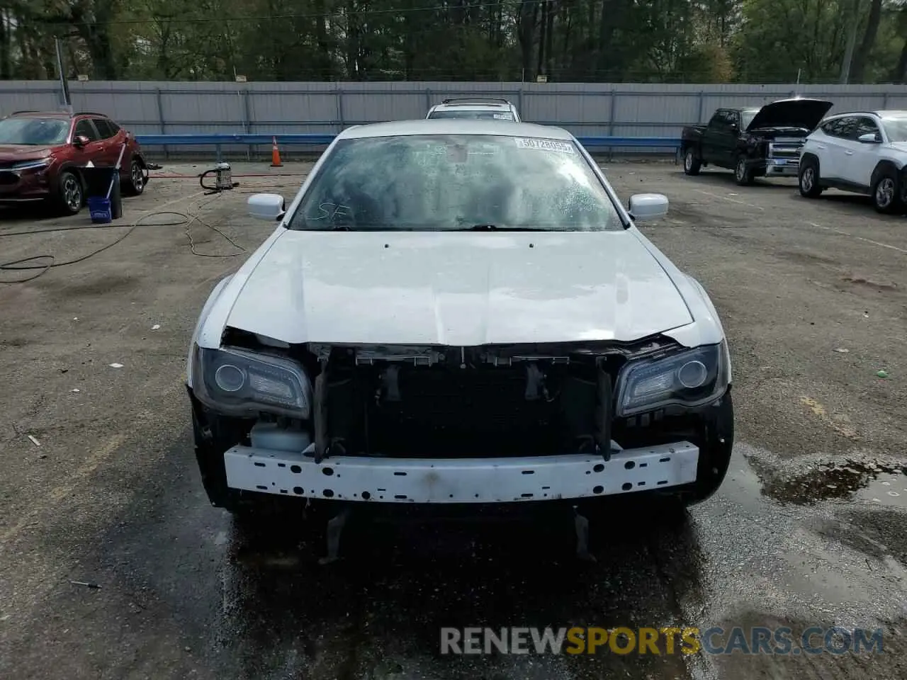 5 Photograph of a damaged car 2C3CCABG6KH601243 CHRYSLER 300 2019