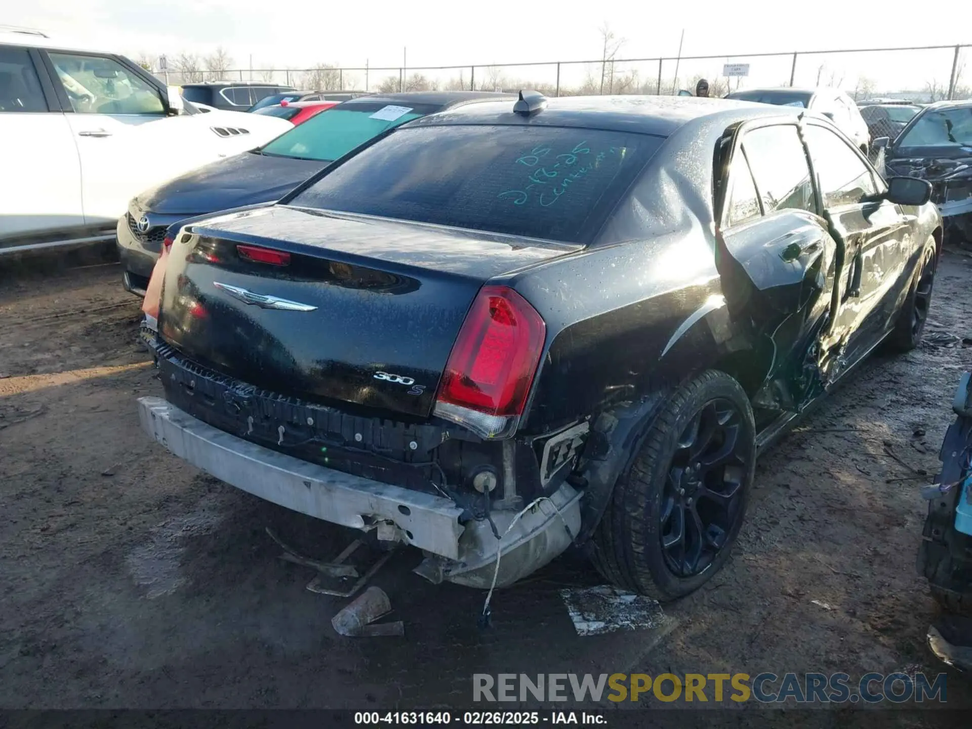 4 Photograph of a damaged car 2C3CCABG6KH637059 CHRYSLER 300 2019