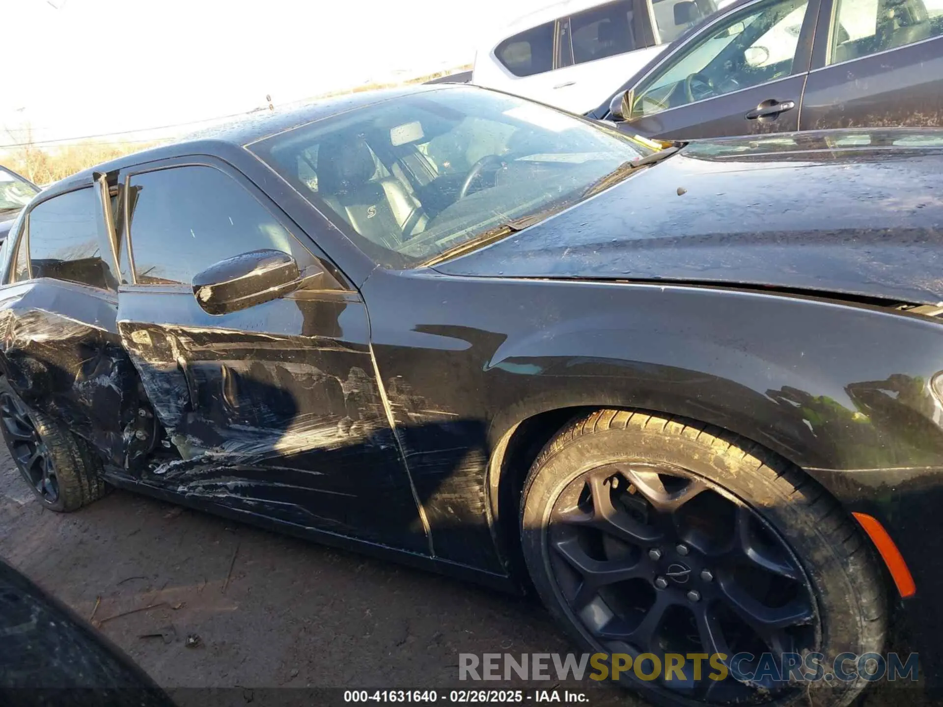 6 Photograph of a damaged car 2C3CCABG6KH637059 CHRYSLER 300 2019