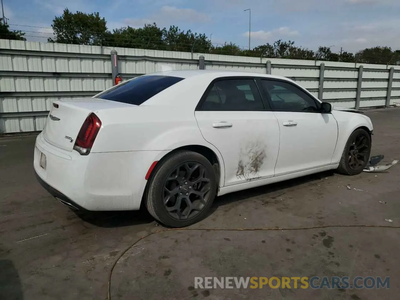 3 Photograph of a damaged car 2C3CCABG7KH538833 CHRYSLER 300 2019