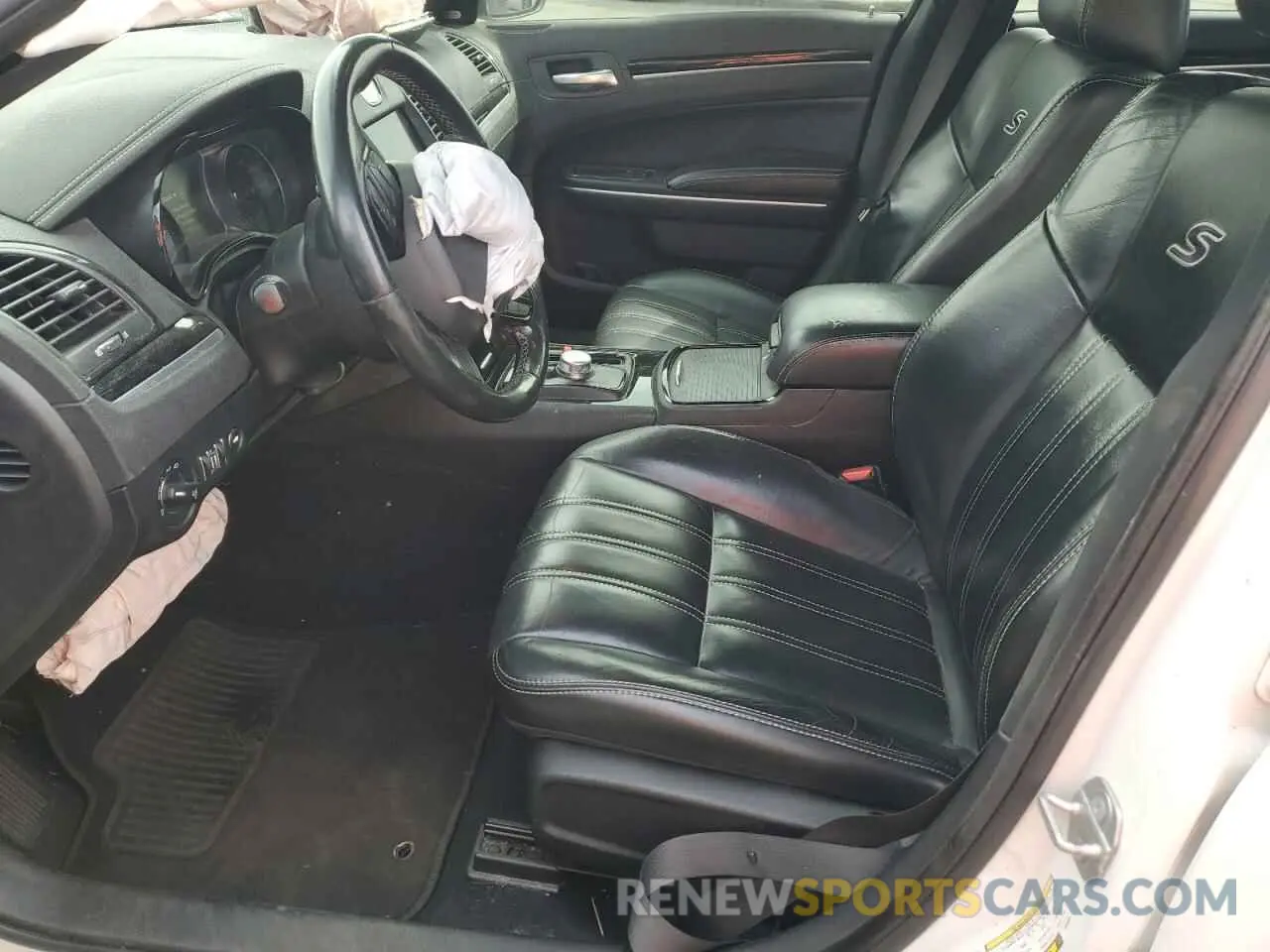 7 Photograph of a damaged car 2C3CCABG7KH538833 CHRYSLER 300 2019