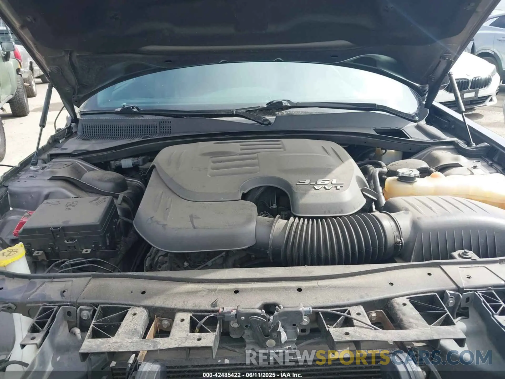 10 Photograph of a damaged car 2C3CCABG7KH562811 CHRYSLER 300 2019
