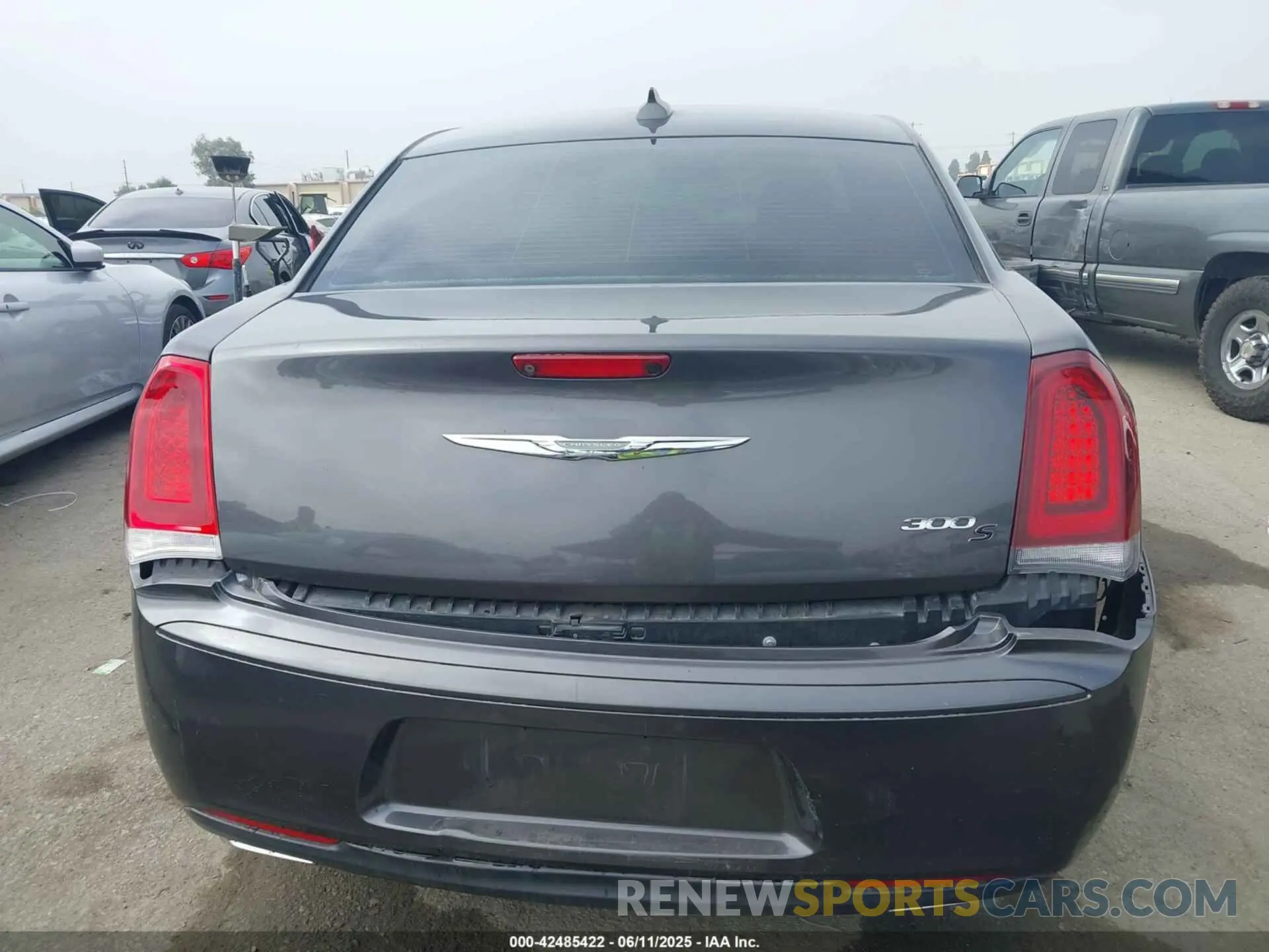16 Photograph of a damaged car 2C3CCABG7KH562811 CHRYSLER 300 2019