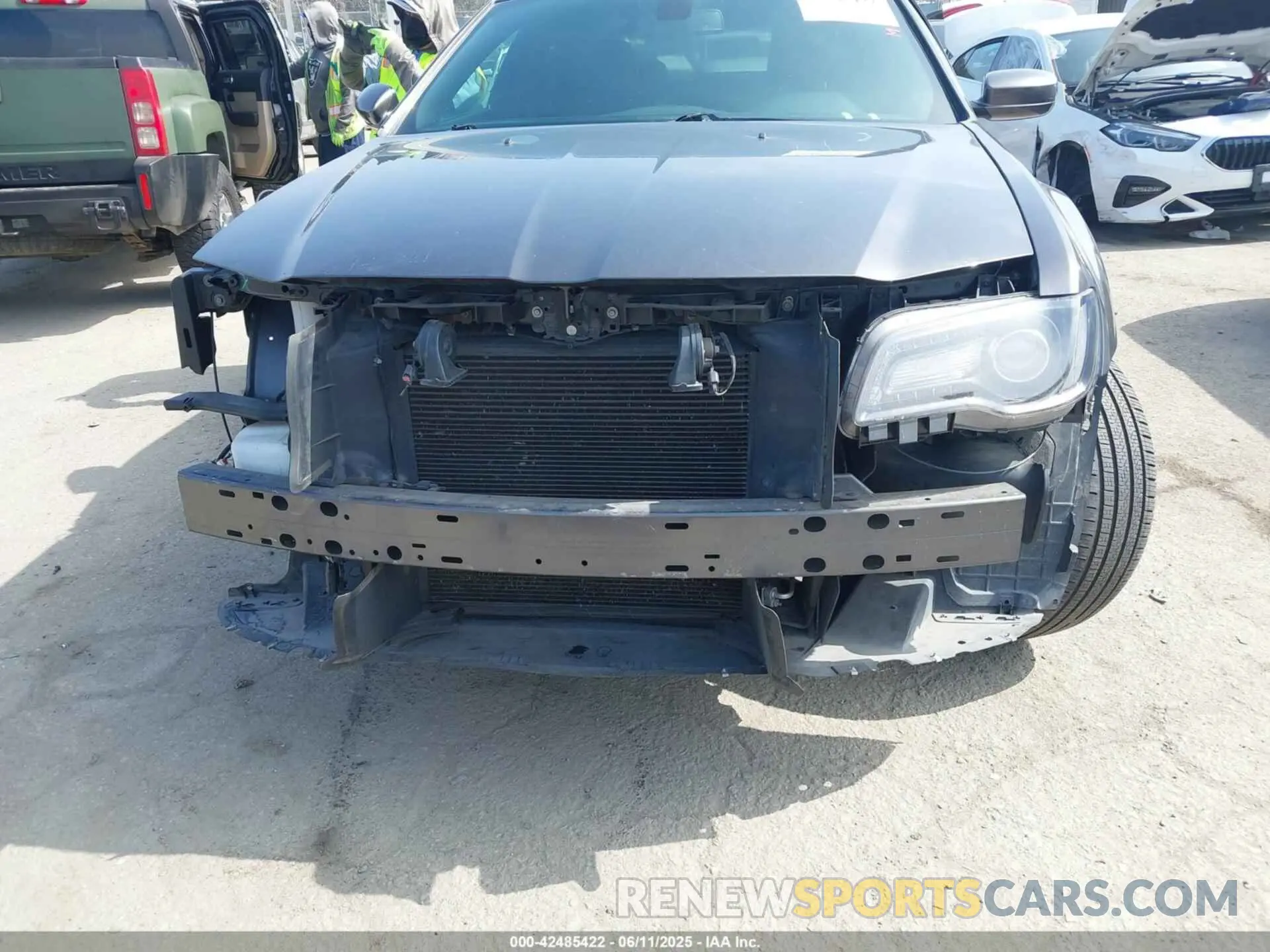 6 Photograph of a damaged car 2C3CCABG7KH562811 CHRYSLER 300 2019