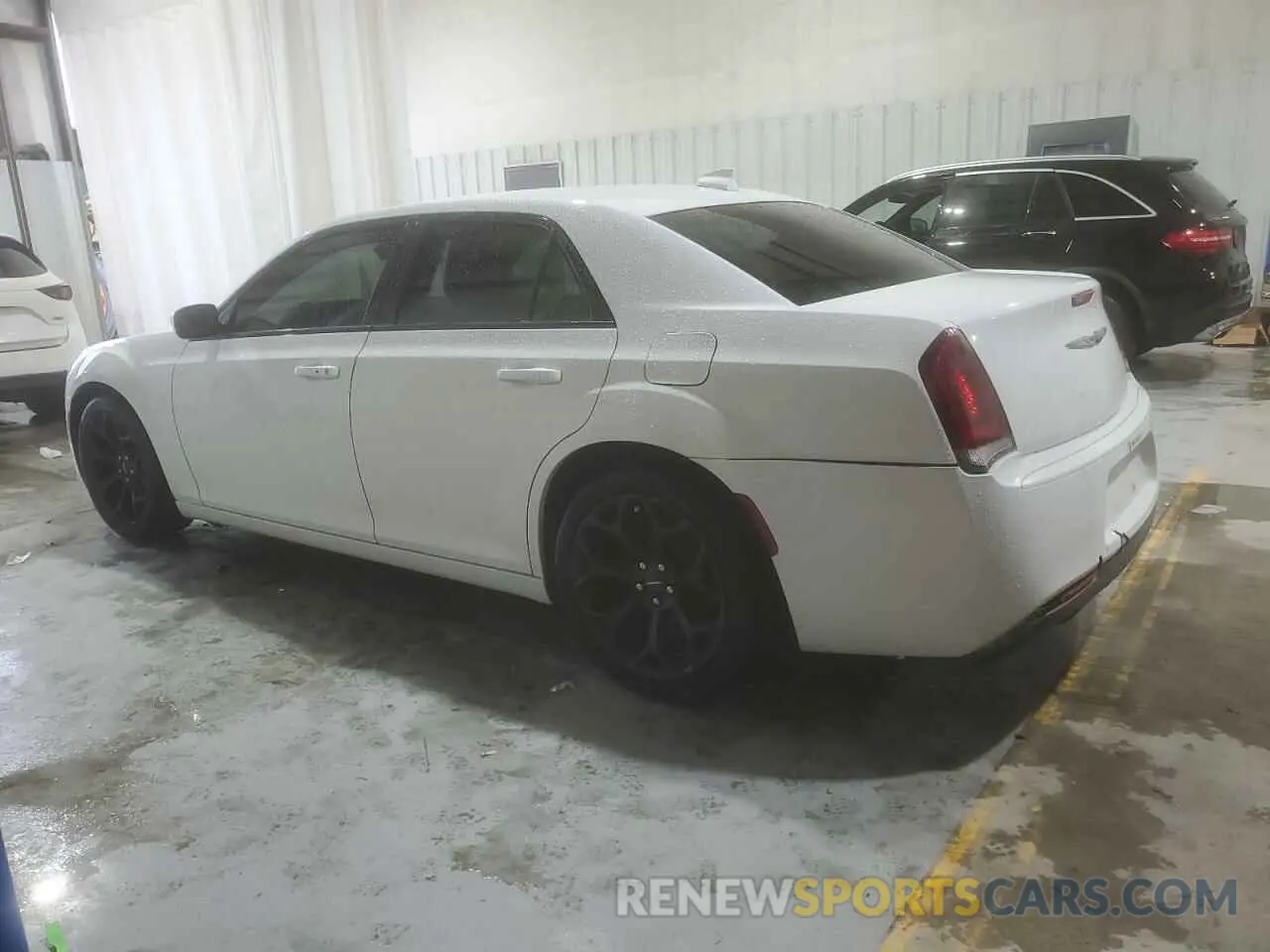 2 Photograph of a damaged car 2C3CCABG7KH697691 CHRYSLER 300 2019