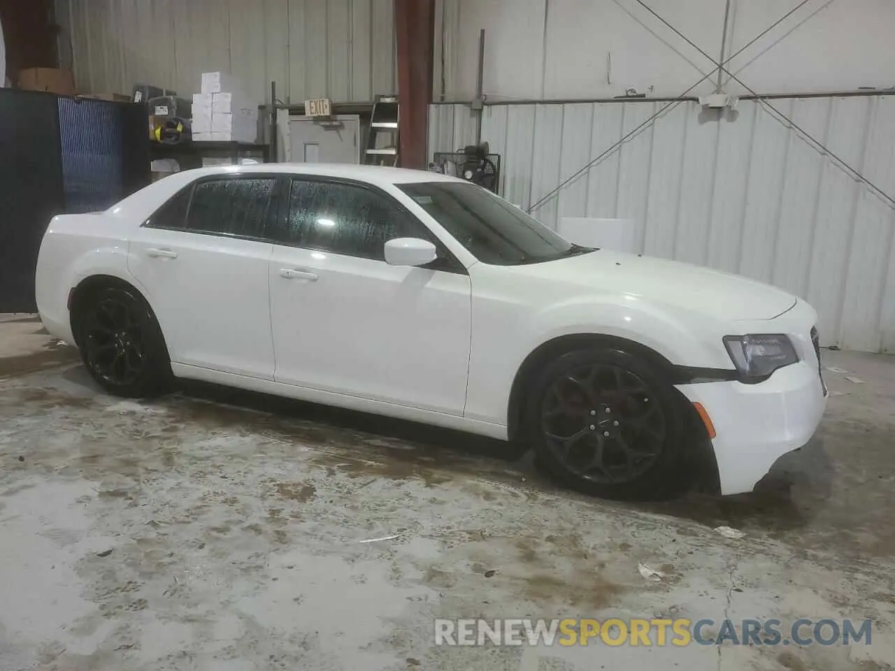 4 Photograph of a damaged car 2C3CCABG7KH697691 CHRYSLER 300 2019