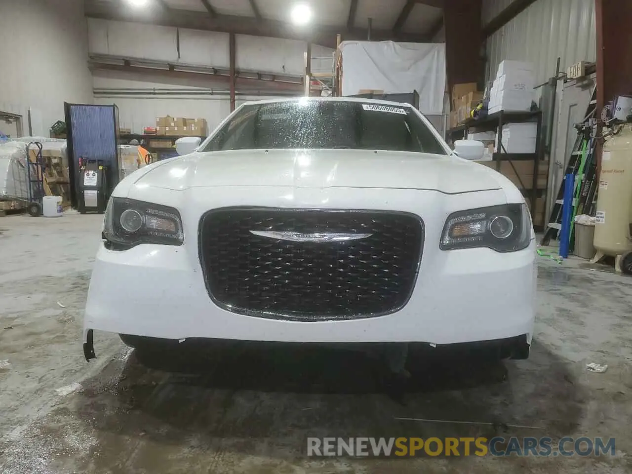 5 Photograph of a damaged car 2C3CCABG7KH697691 CHRYSLER 300 2019