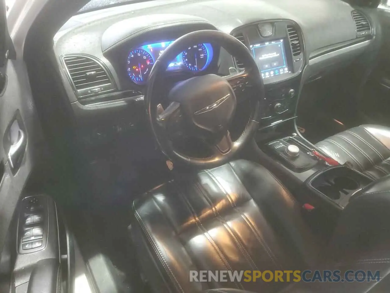8 Photograph of a damaged car 2C3CCABG7KH697691 CHRYSLER 300 2019