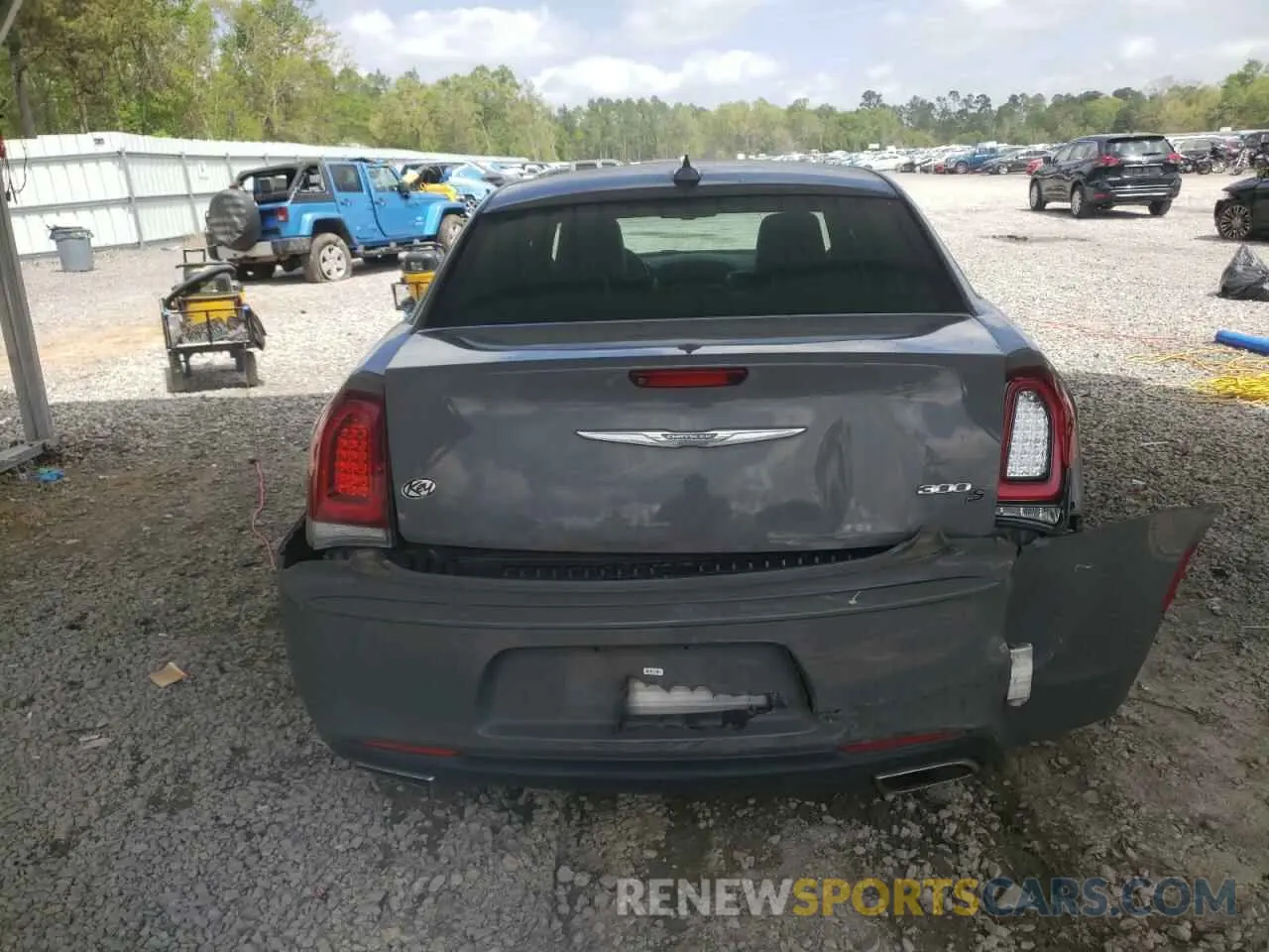 6 Photograph of a damaged car 2C3CCABG8KH562753 CHRYSLER 300 2019
