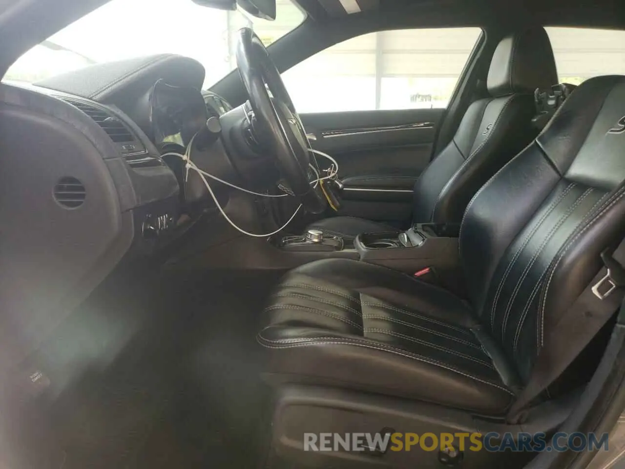 7 Photograph of a damaged car 2C3CCABG8KH562753 CHRYSLER 300 2019