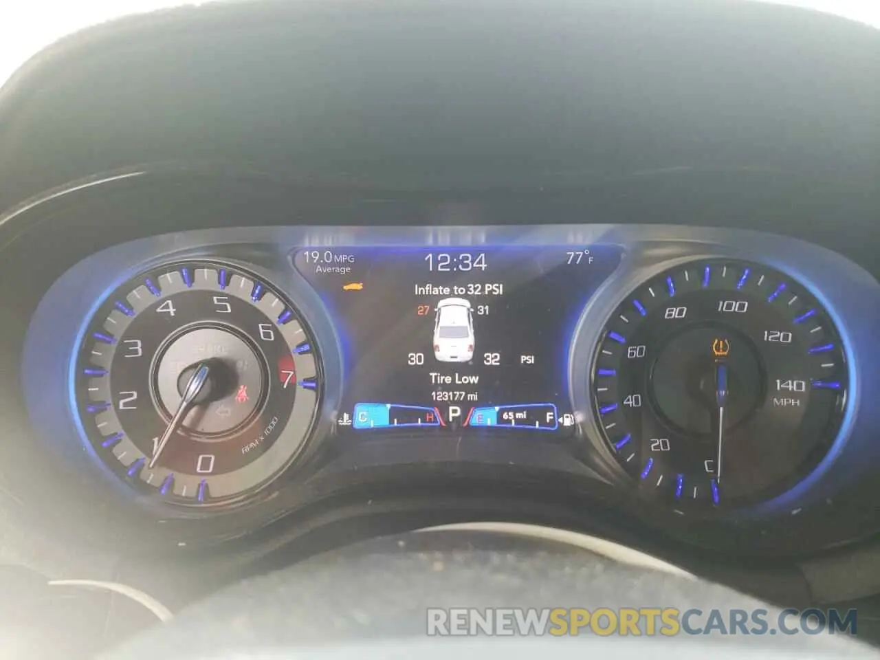 9 Photograph of a damaged car 2C3CCABG8KH562753 CHRYSLER 300 2019