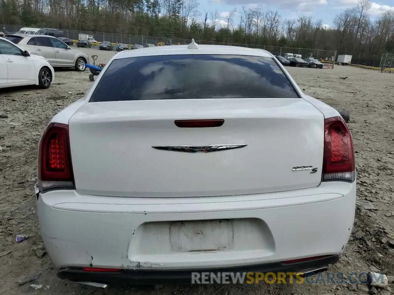6 Photograph of a damaged car 2C3CCABG8KH609442 CHRYSLER 300 2019