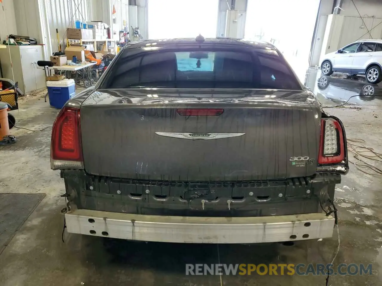 6 Photograph of a damaged car 2C3CCABG8KH689406 CHRYSLER 300 2019