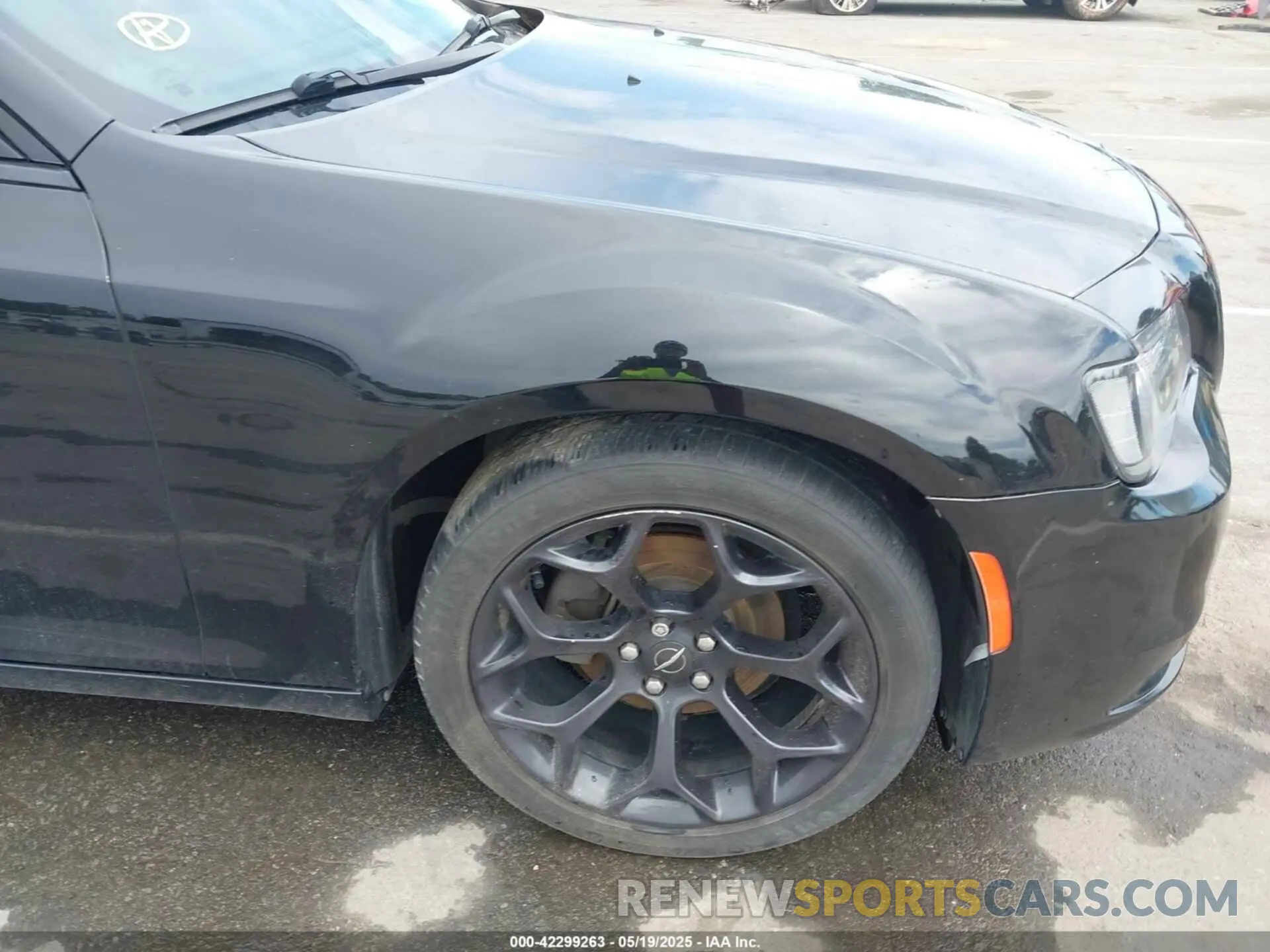 6 Photograph of a damaged car 2C3CCABG9KH617937 CHRYSLER 300 2019