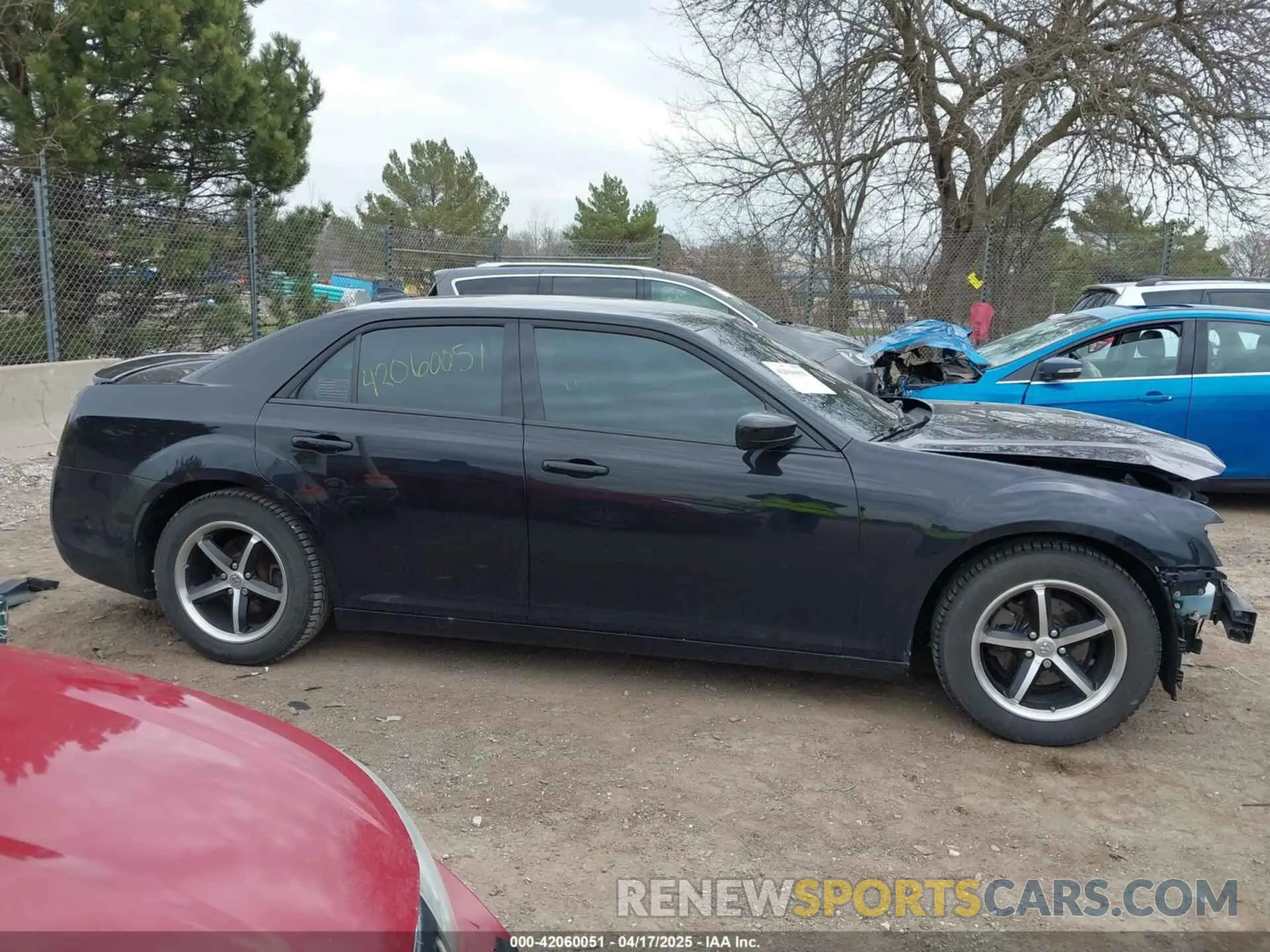 14 Photograph of a damaged car 2C3CCABG9KH654079 CHRYSLER 300 2019