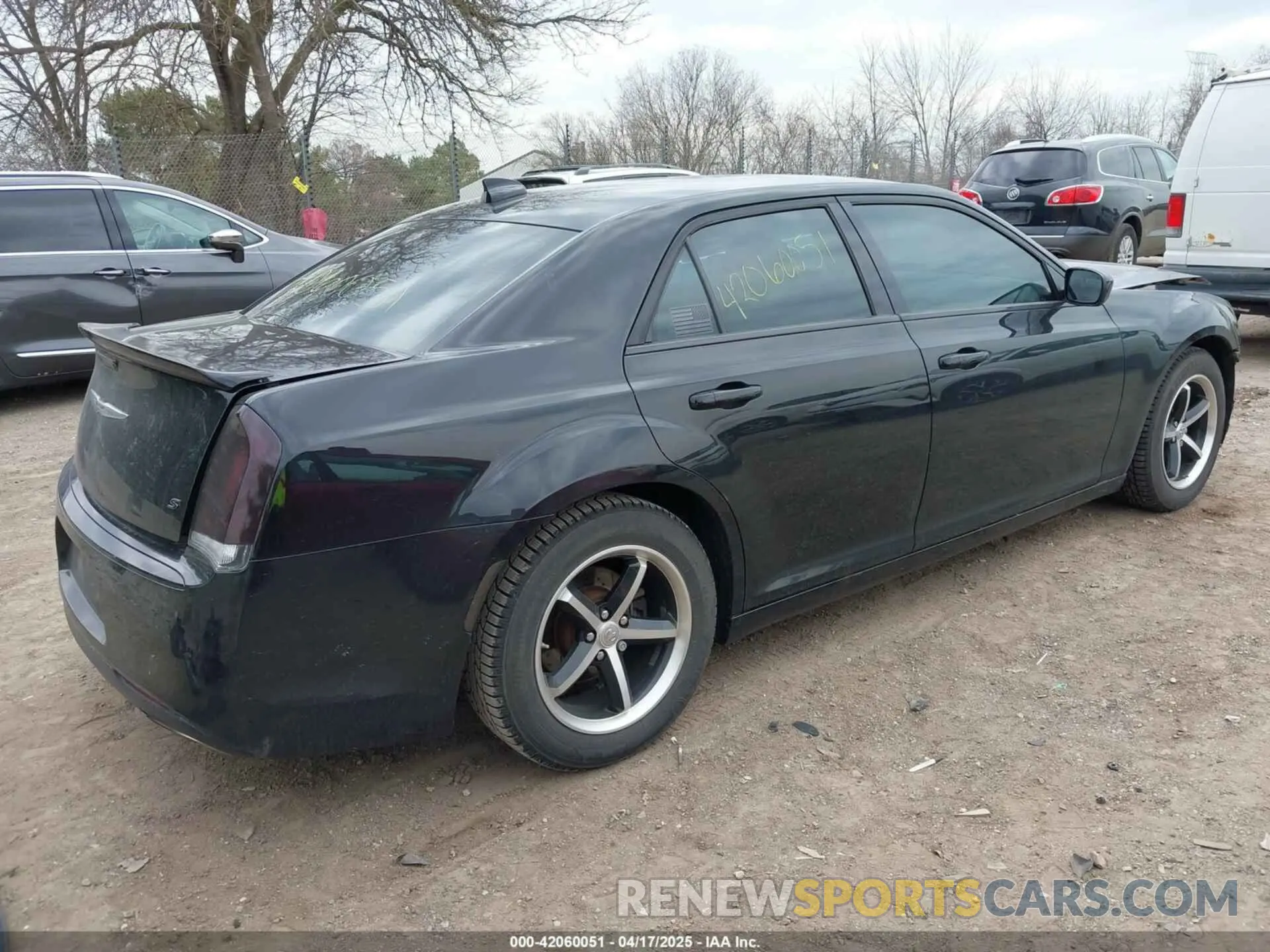 4 Photograph of a damaged car 2C3CCABG9KH654079 CHRYSLER 300 2019