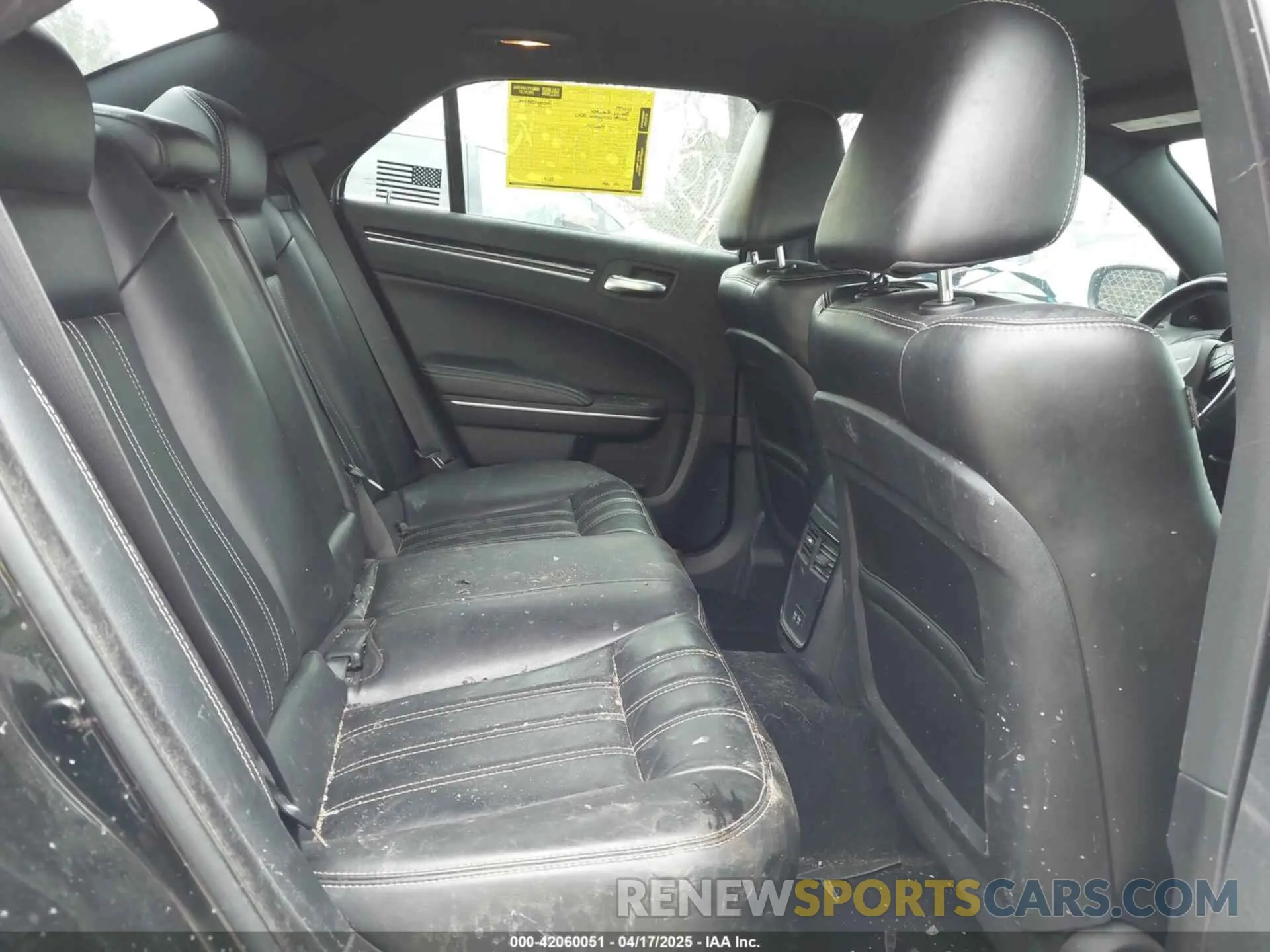 8 Photograph of a damaged car 2C3CCABG9KH654079 CHRYSLER 300 2019
