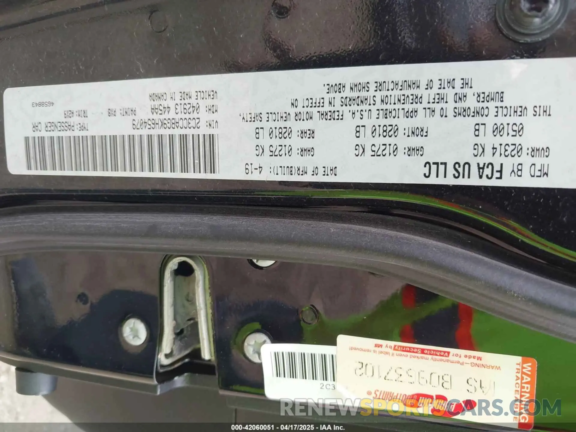 9 Photograph of a damaged car 2C3CCABG9KH654079 CHRYSLER 300 2019