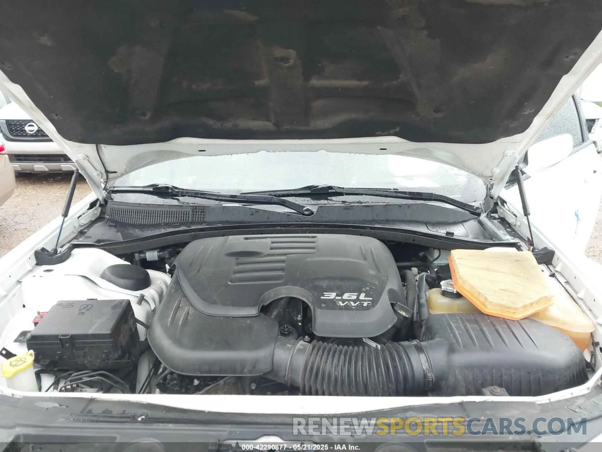 10 Photograph of a damaged car 2C3CCABGXKH539507 CHRYSLER 300 2019