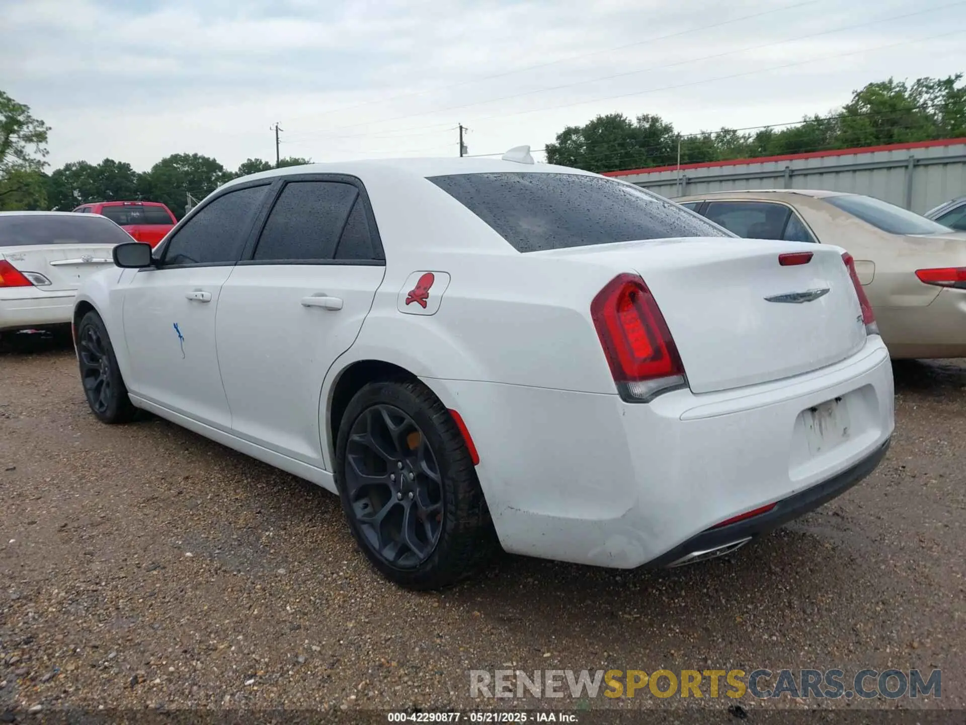 3 Photograph of a damaged car 2C3CCABGXKH539507 CHRYSLER 300 2019
