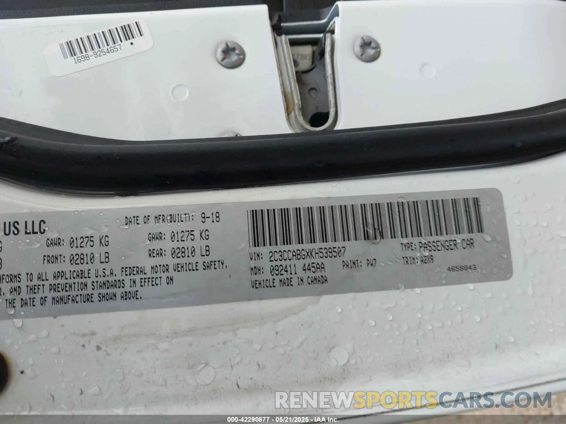 9 Photograph of a damaged car 2C3CCABGXKH539507 CHRYSLER 300 2019
