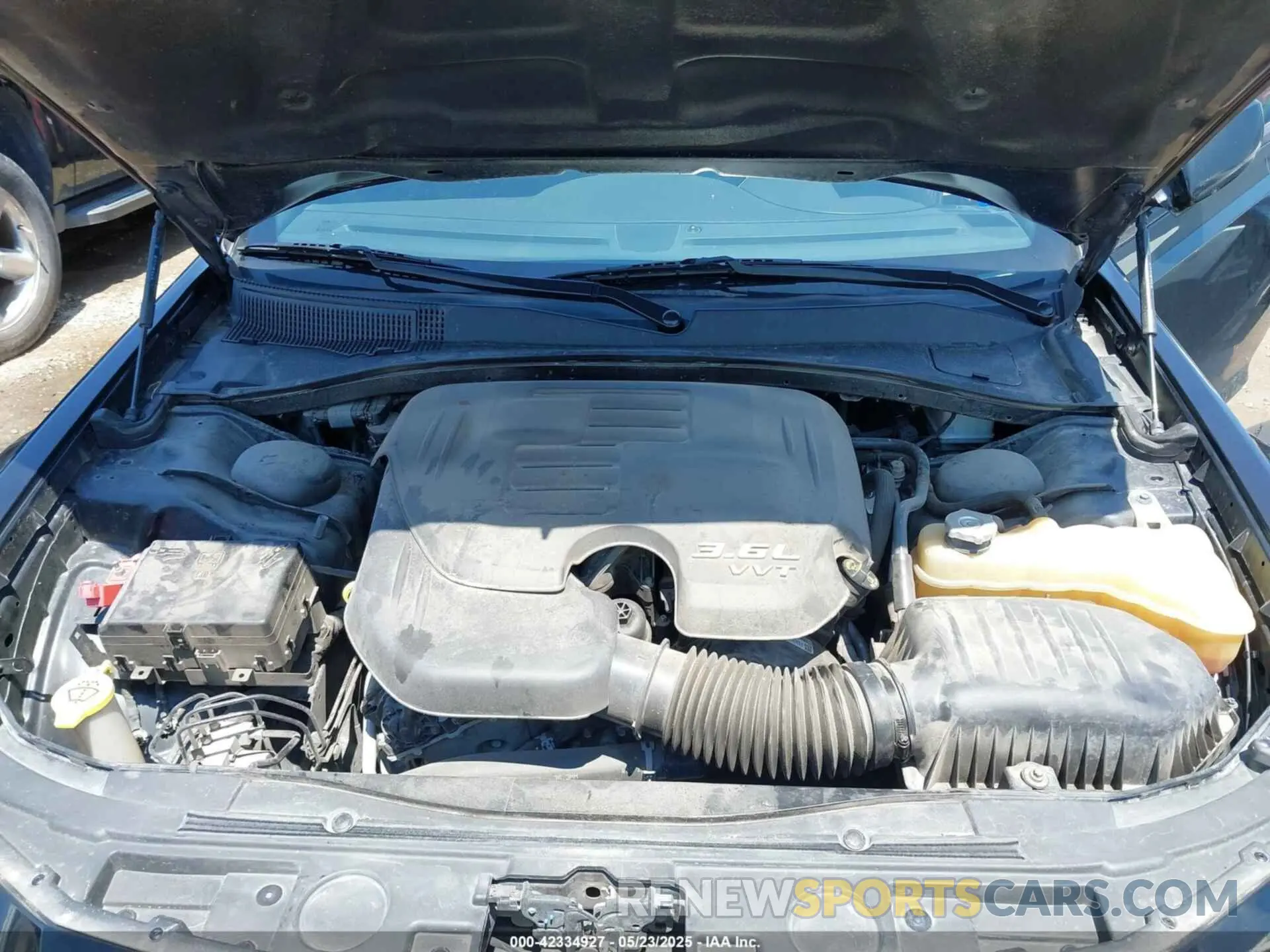 10 Photograph of a damaged car 2C3CCABGXKH628784 CHRYSLER 300 2019