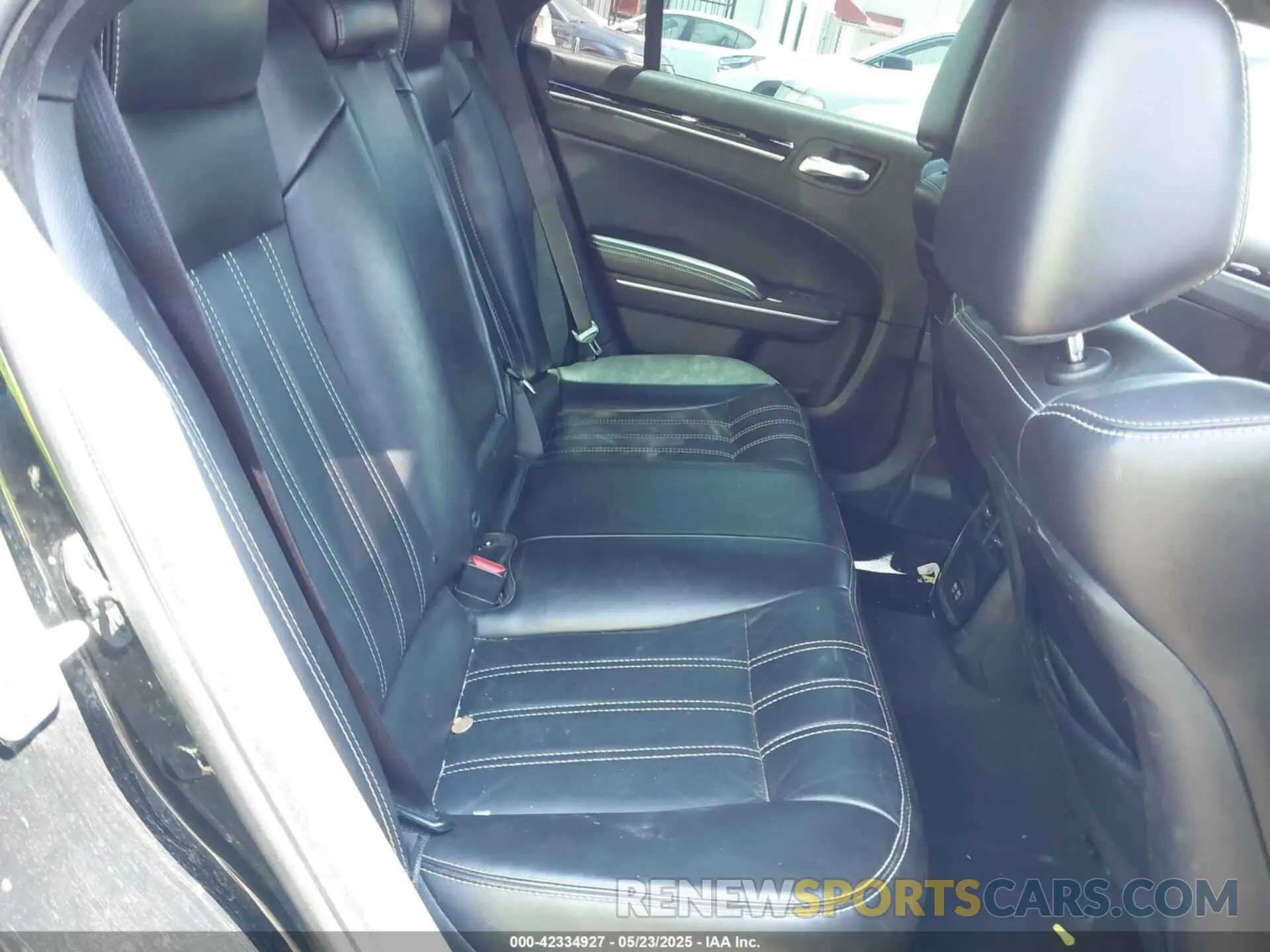 8 Photograph of a damaged car 2C3CCABGXKH628784 CHRYSLER 300 2019