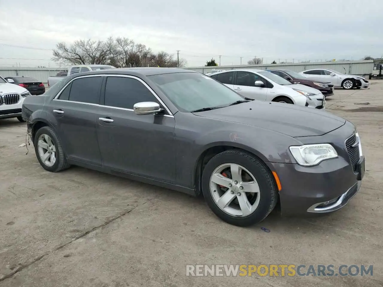 4 Photograph of a damaged car 2C3CCAEG0KH566078 CHRYSLER 300 2019